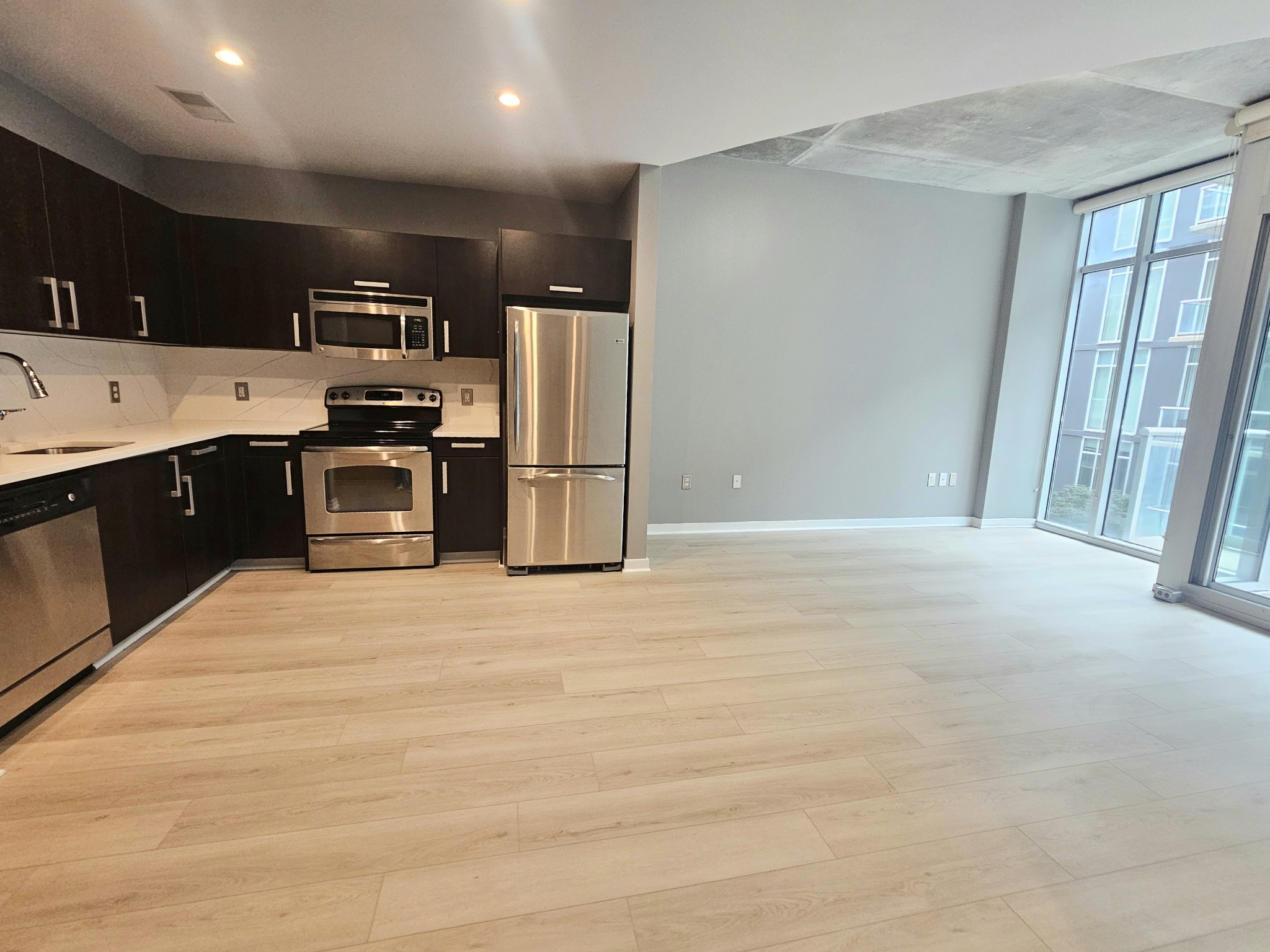 600 12th Ave S 602