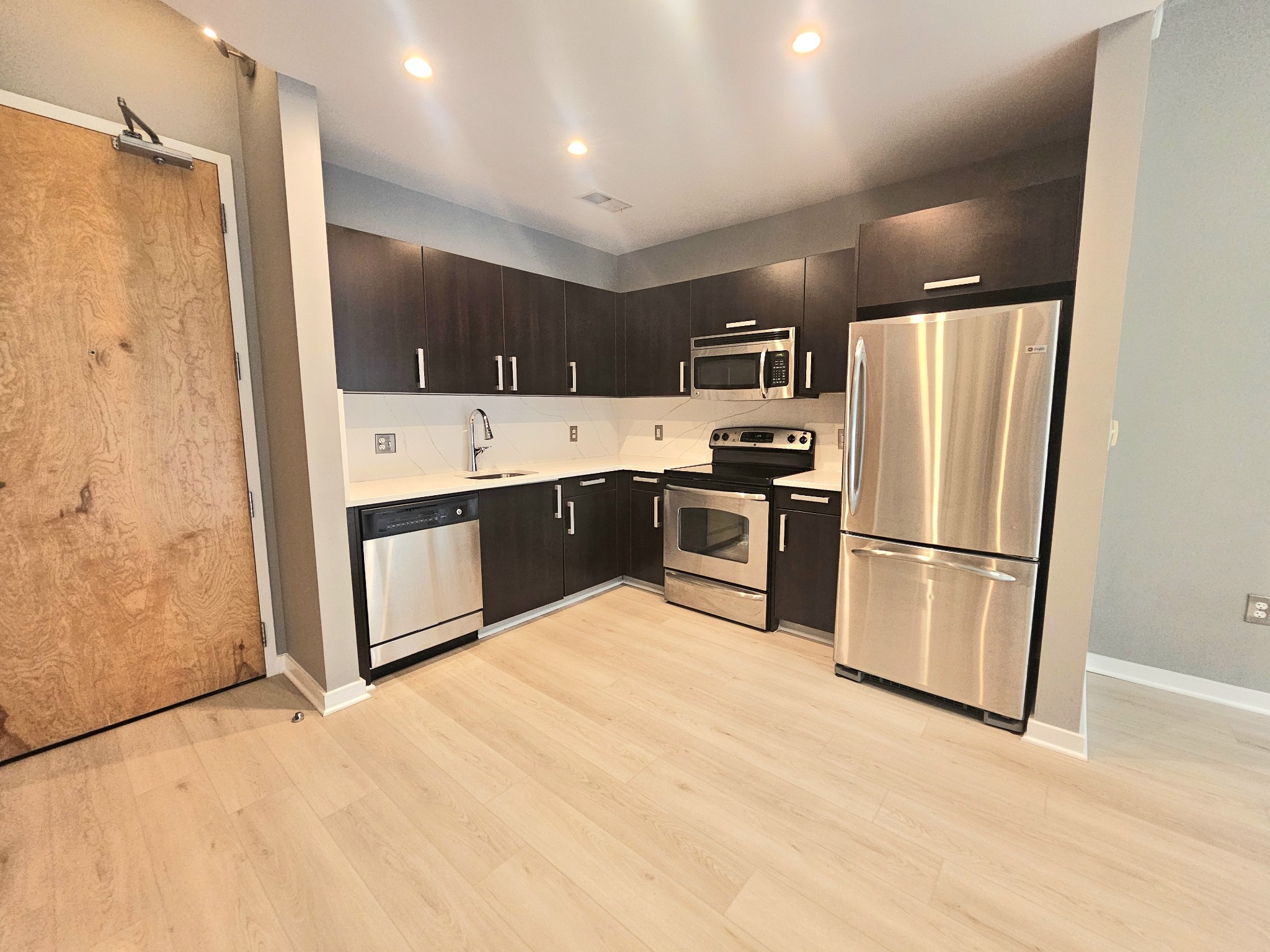 600 12th Ave S 602