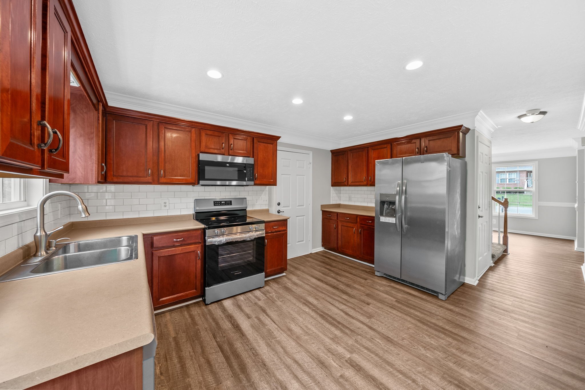 648 Winding Bluff Way