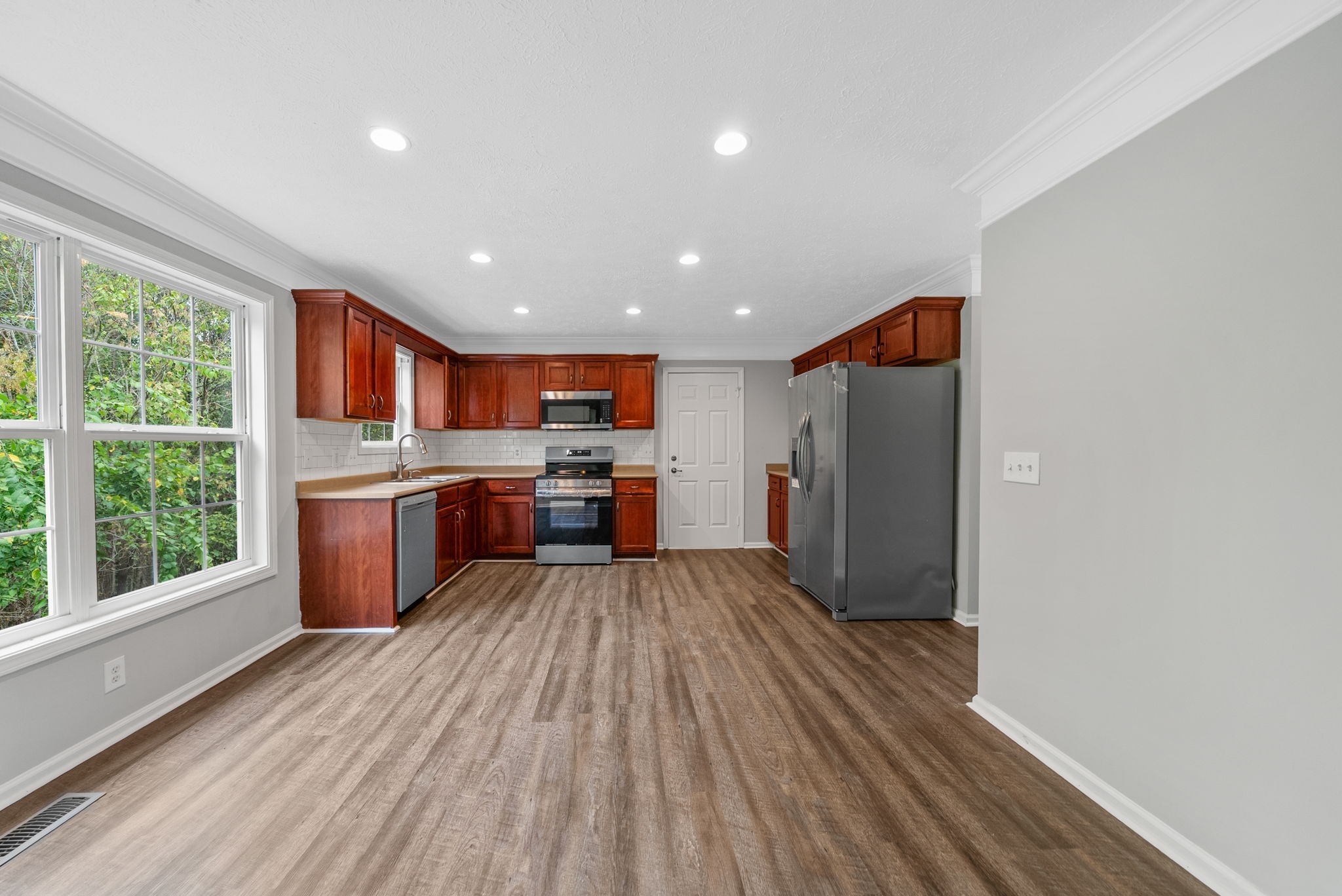 648 Winding Bluff Way