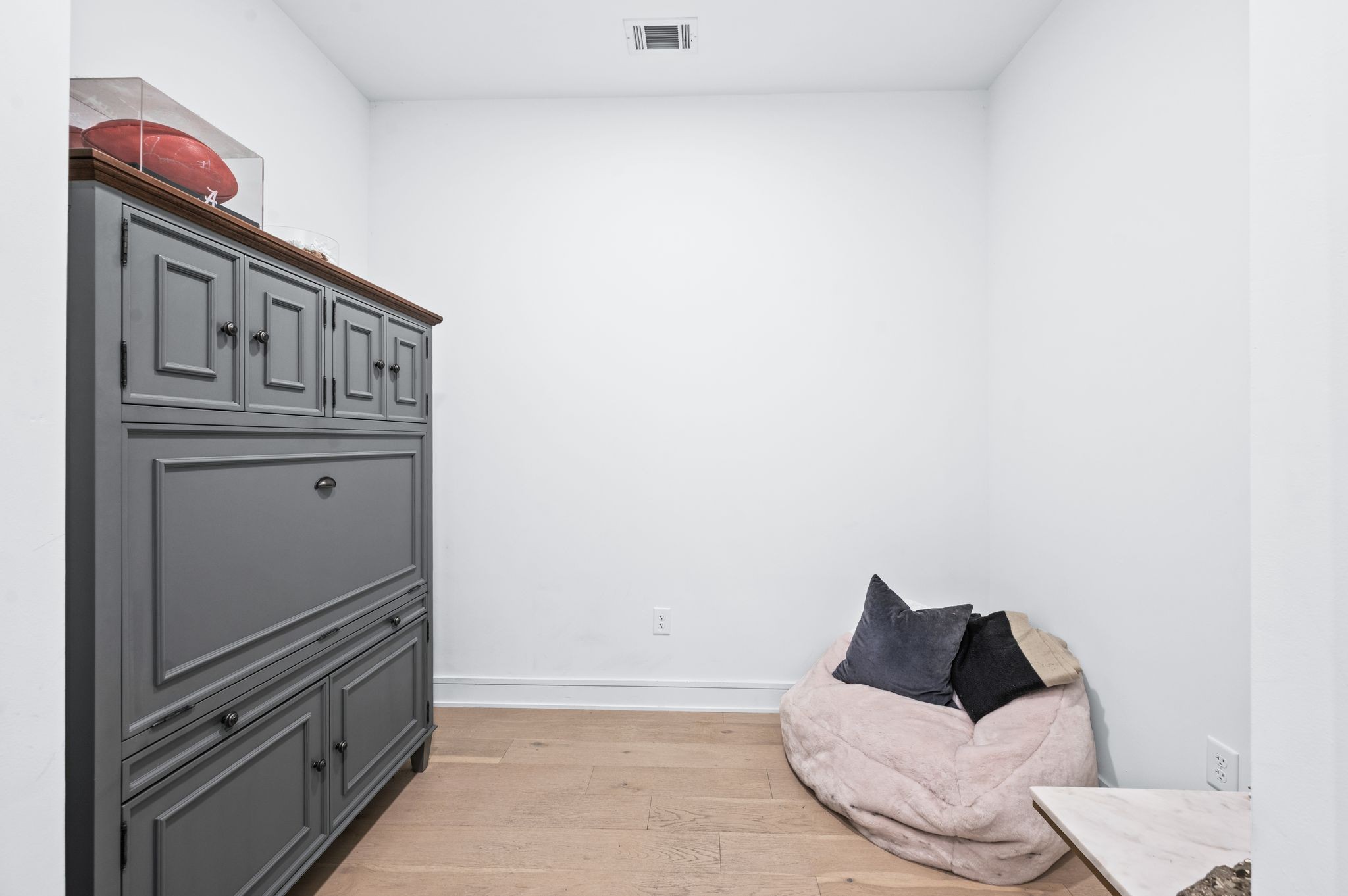 Nashville, Tennessee 37208, United States, 1 Bedroom Bedrooms, ,1 BathroomBathrooms,Residential,Coming Soon,143379