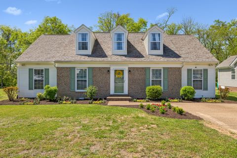 1321 Branchside Ct Thompsons Station TN 37179