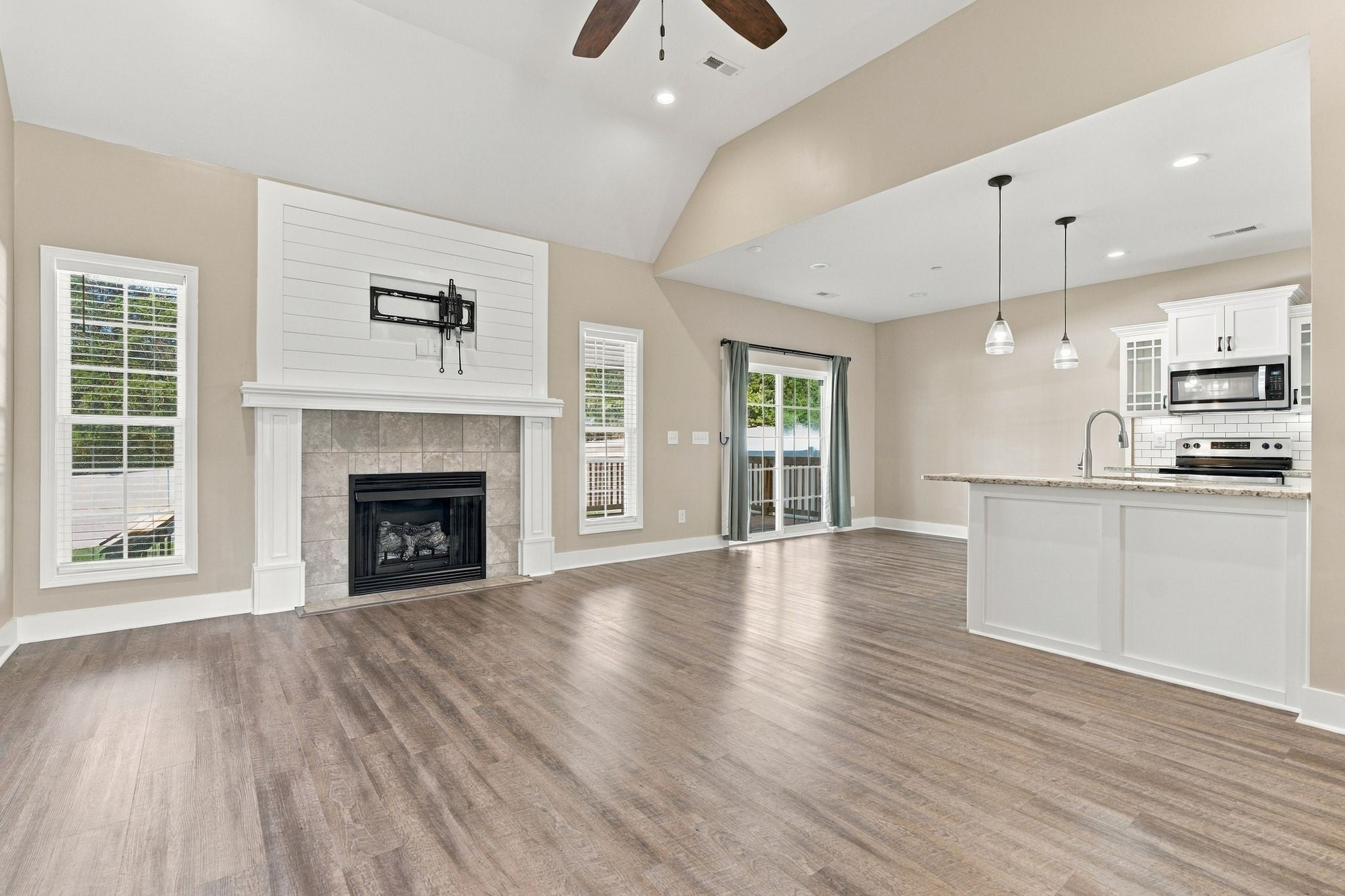 7282 Winding Way
