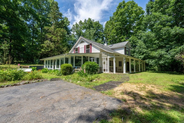 265 ROANOKE CREEK RD, COLLINWOOD, TN 38450 - Image 76c718debbec58d65cb2eefc04b9a2f9/1077978971