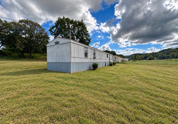 8 YOUNG BOTTOM LN, BUFFALO VALLEY, TN 38548 - Image 76cc1442e64f2d0932dcf053c34b49e6/3958769676