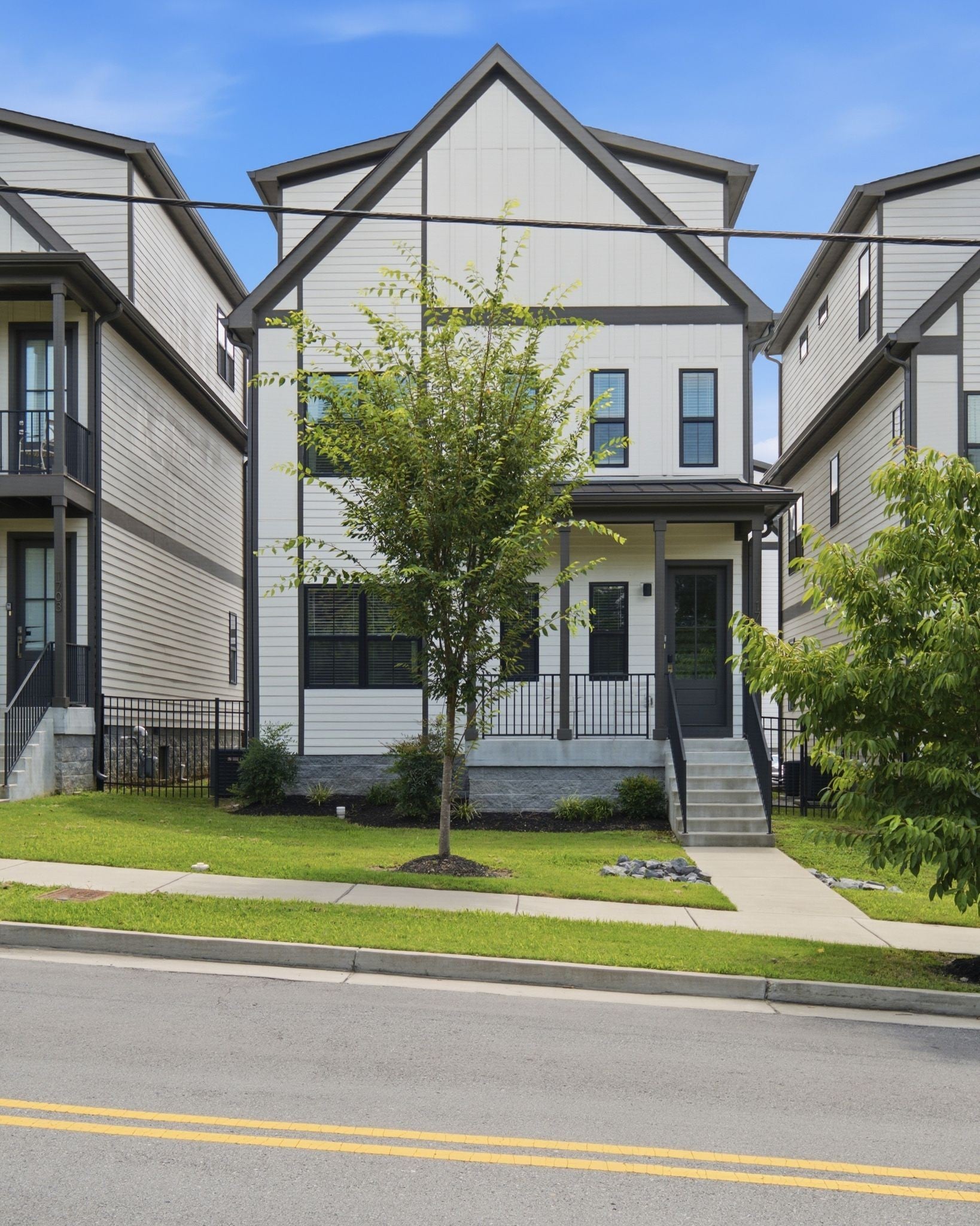 4.0-bed rental at 1701 Lischey Ave