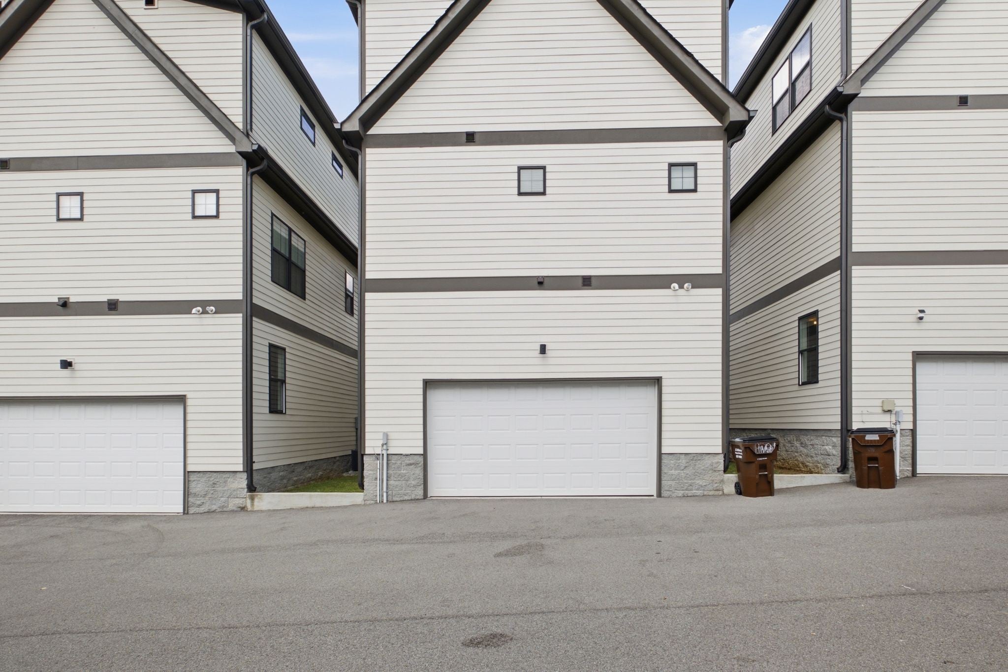 4-bed home for rent in Nashville, TN 37207, 1701 Lischey Ave 1701 Lischey Ave, Nashville TN 37207 4-bed home, photo 2 of 43