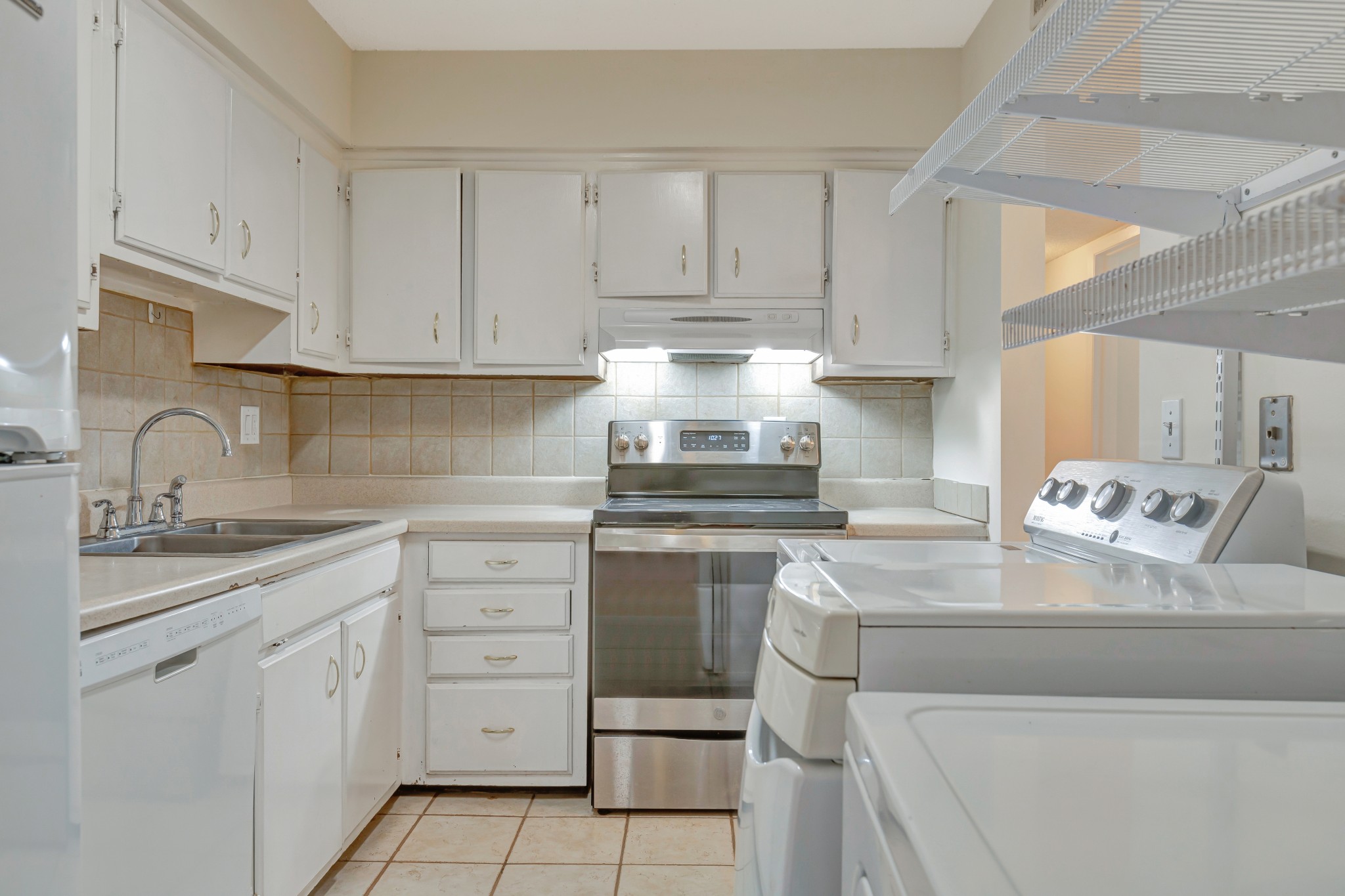 515 Basswood Ave E58