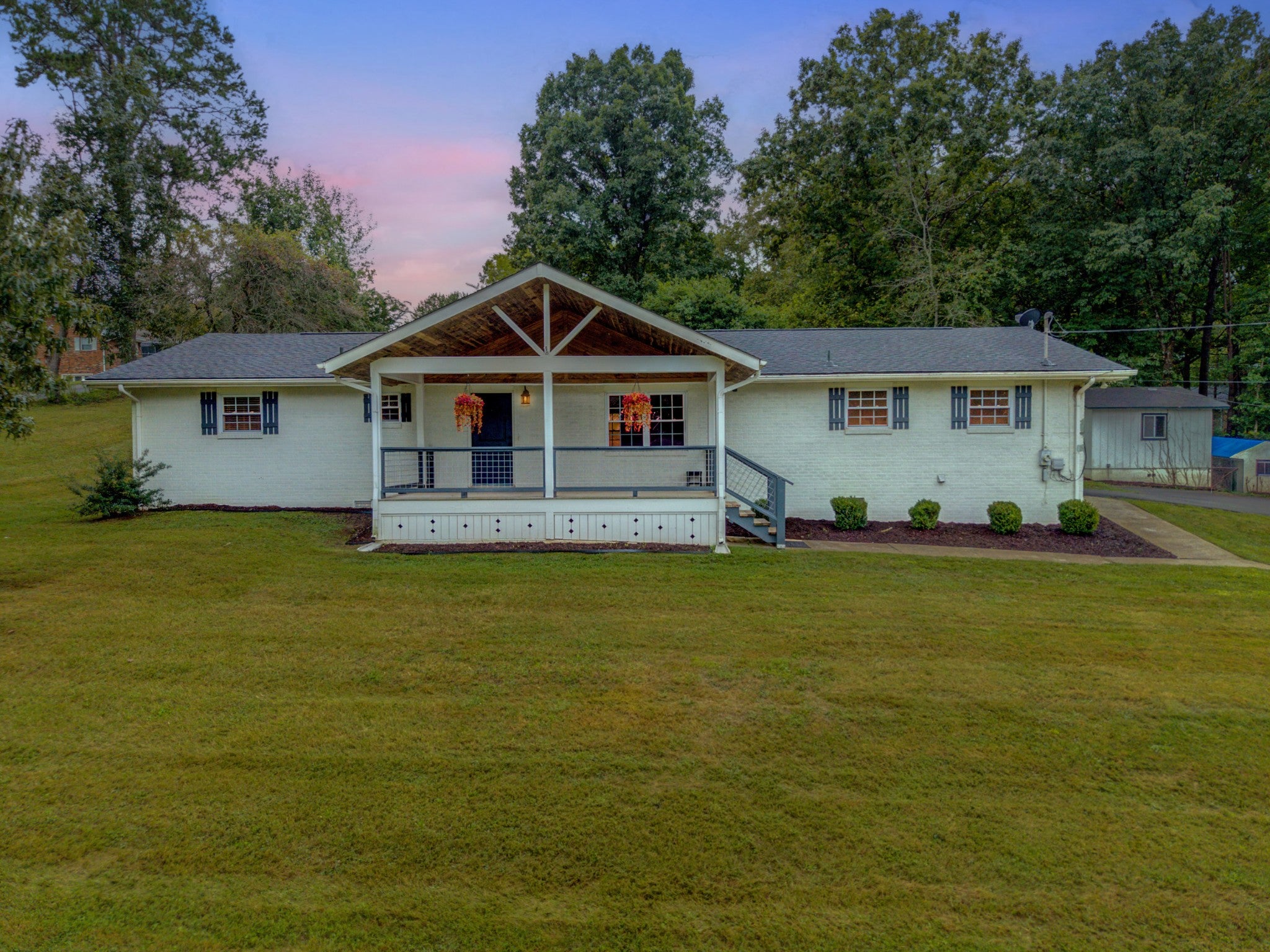 320 Lynn Dr