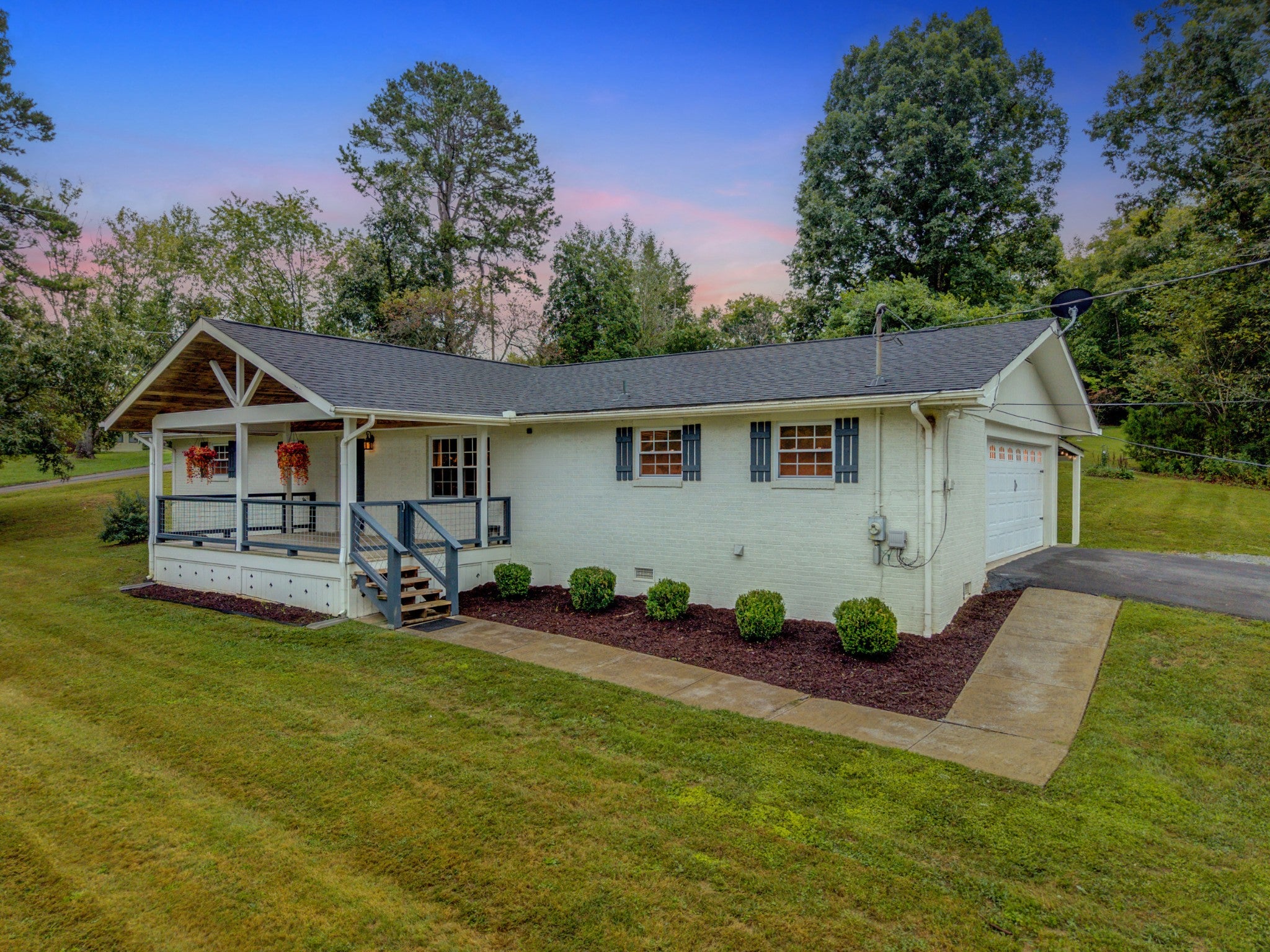 320 Lynn Dr
