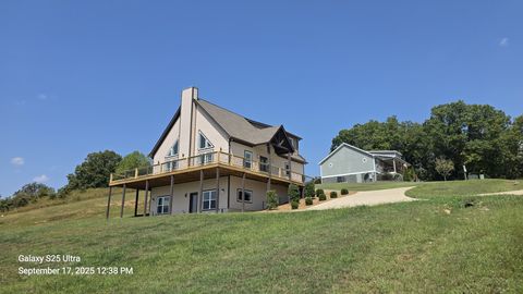37 Lakeview Dr Summertown TN 38483