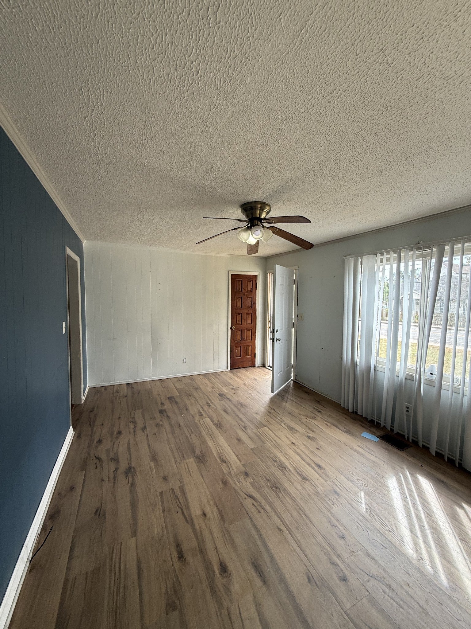 703 Douglas Ave