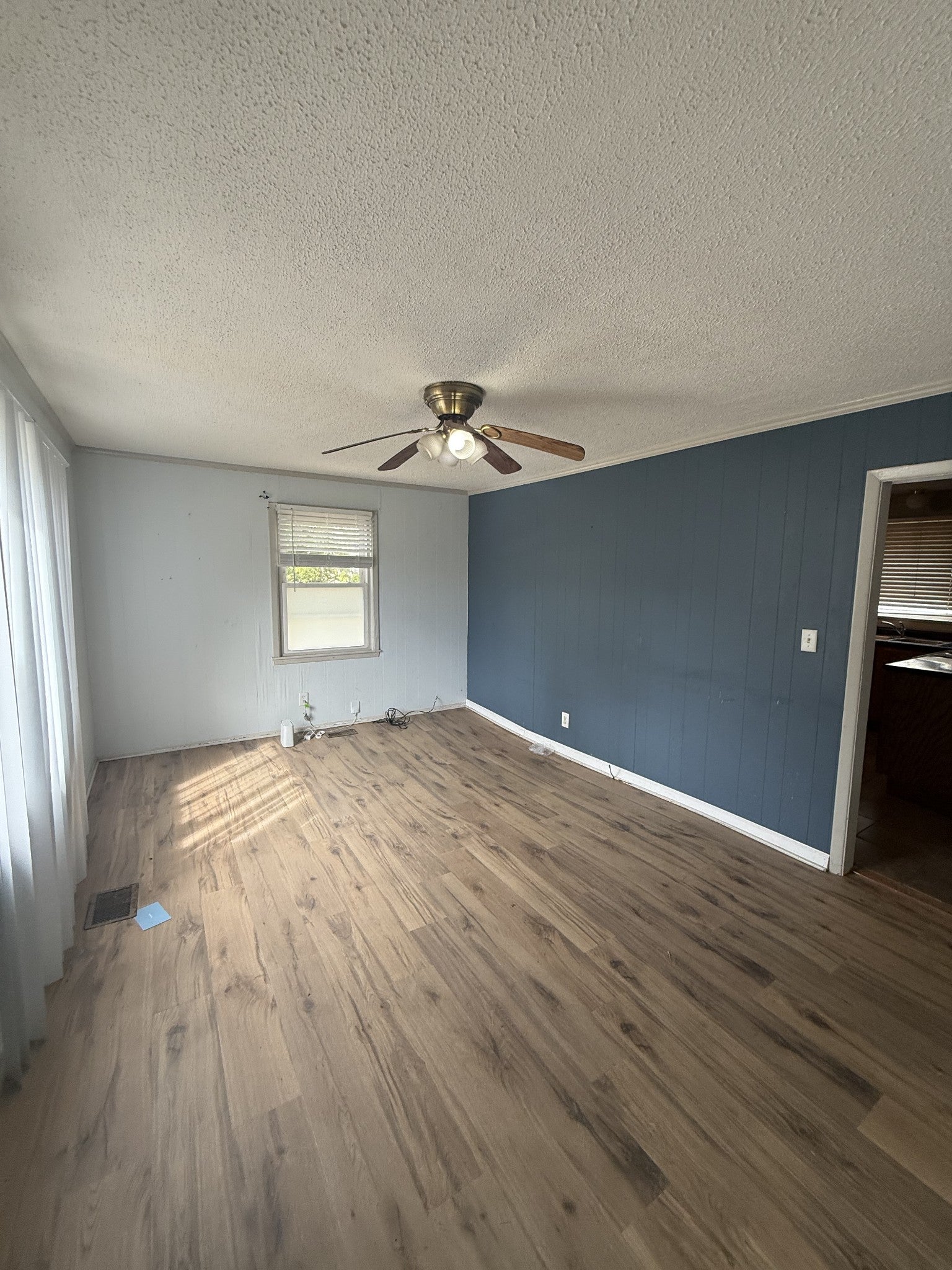 703 Douglas Ave