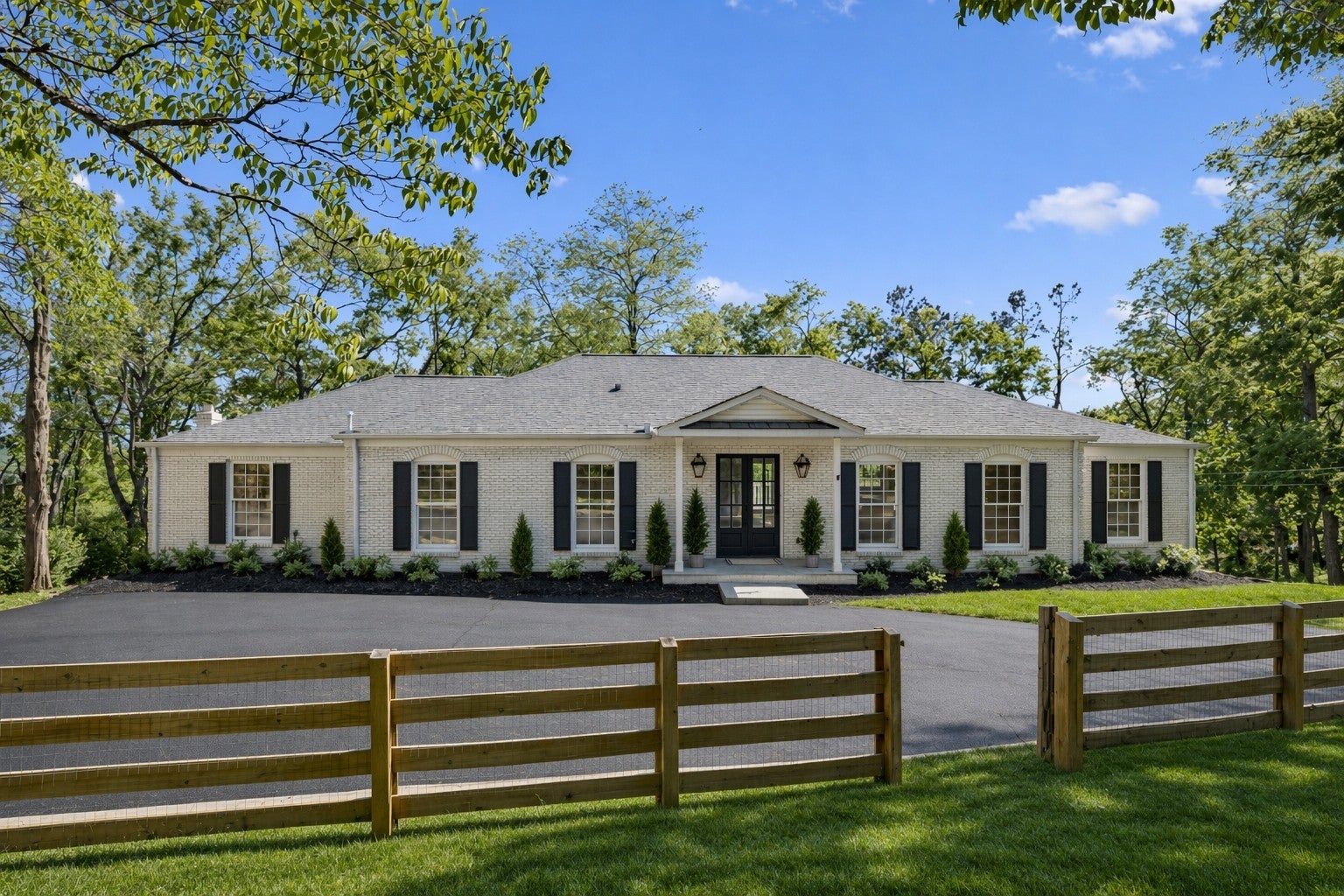 4-bed listing at 5622 Hillview Dr, Brentwood