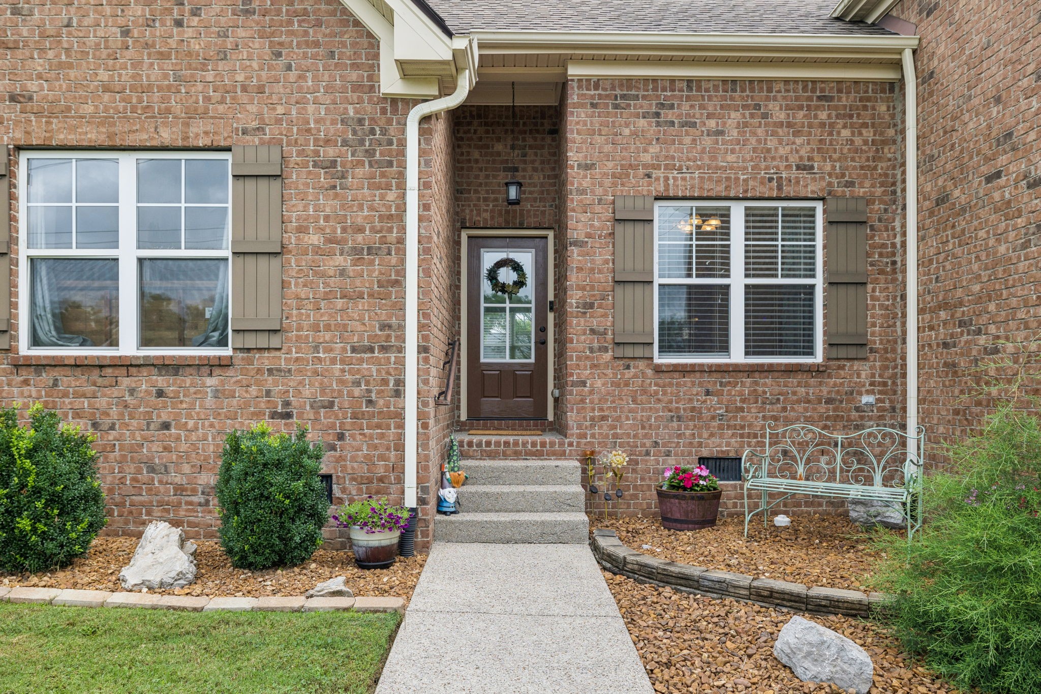 3022 Honeysuckle Dr