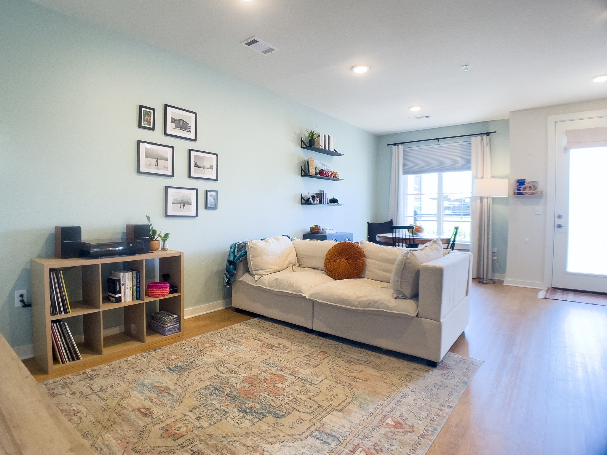 600 E Trinity Ln 104