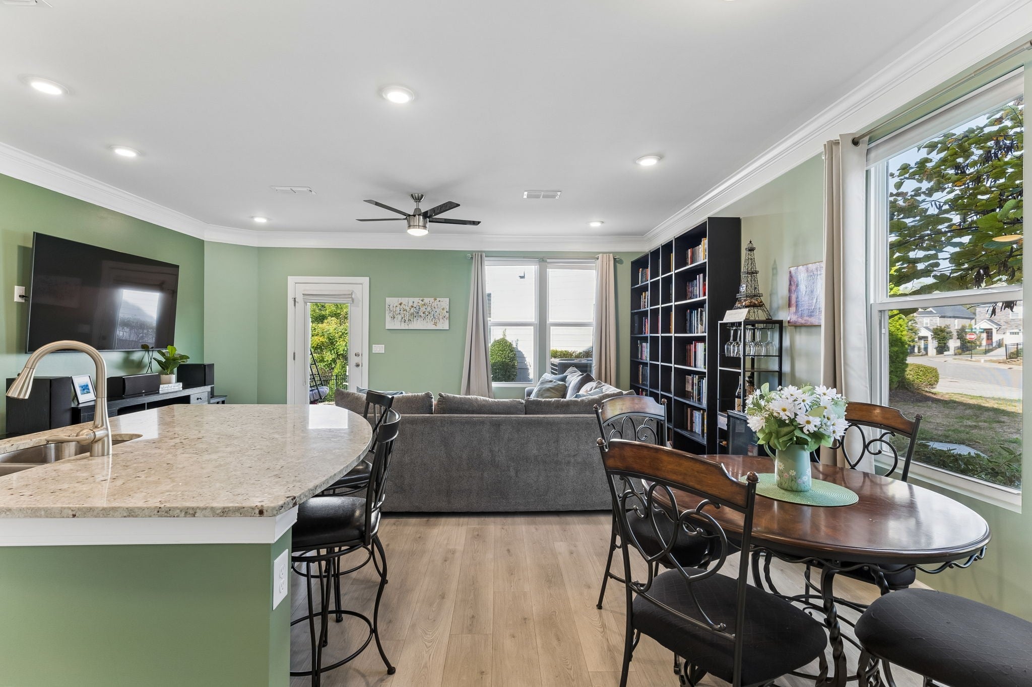 2730 Gossett Trl