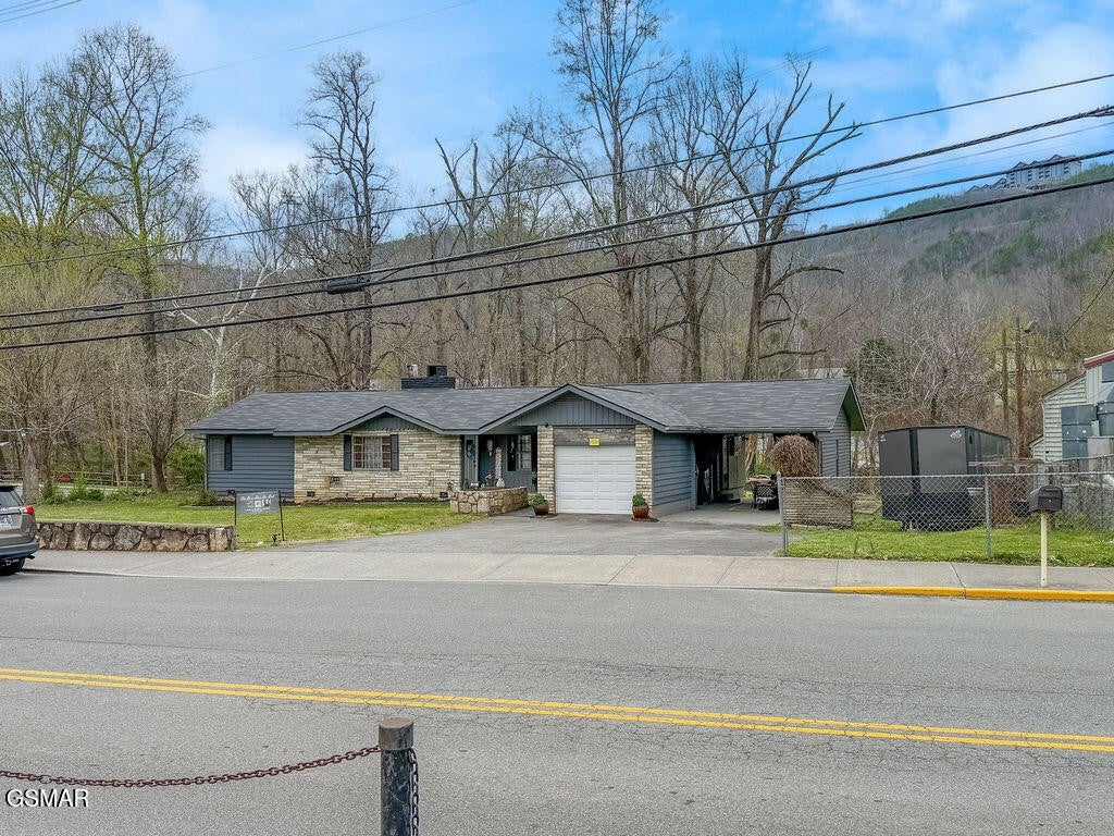 1203 Foxwood Drive