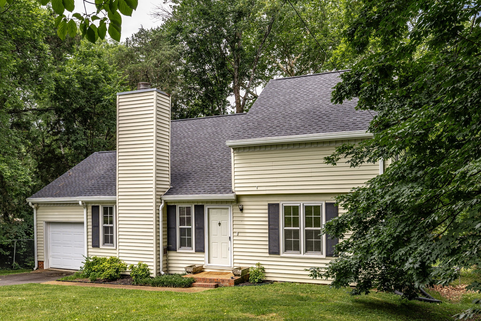 7214 Mark Dr