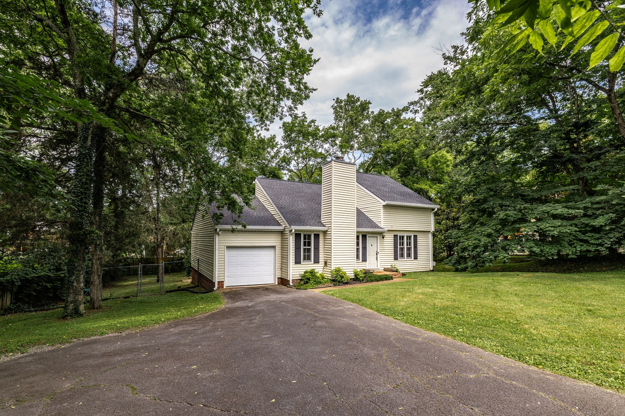 7214 Mark Dr