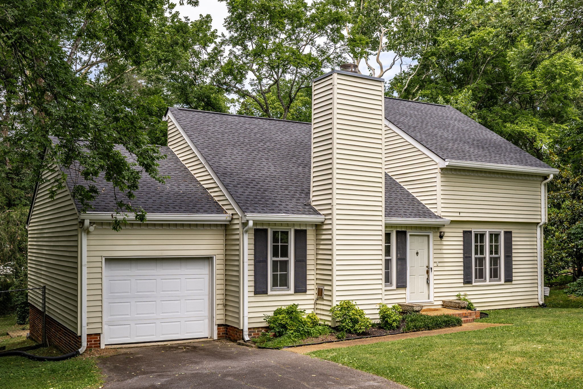 7214 Mark Dr