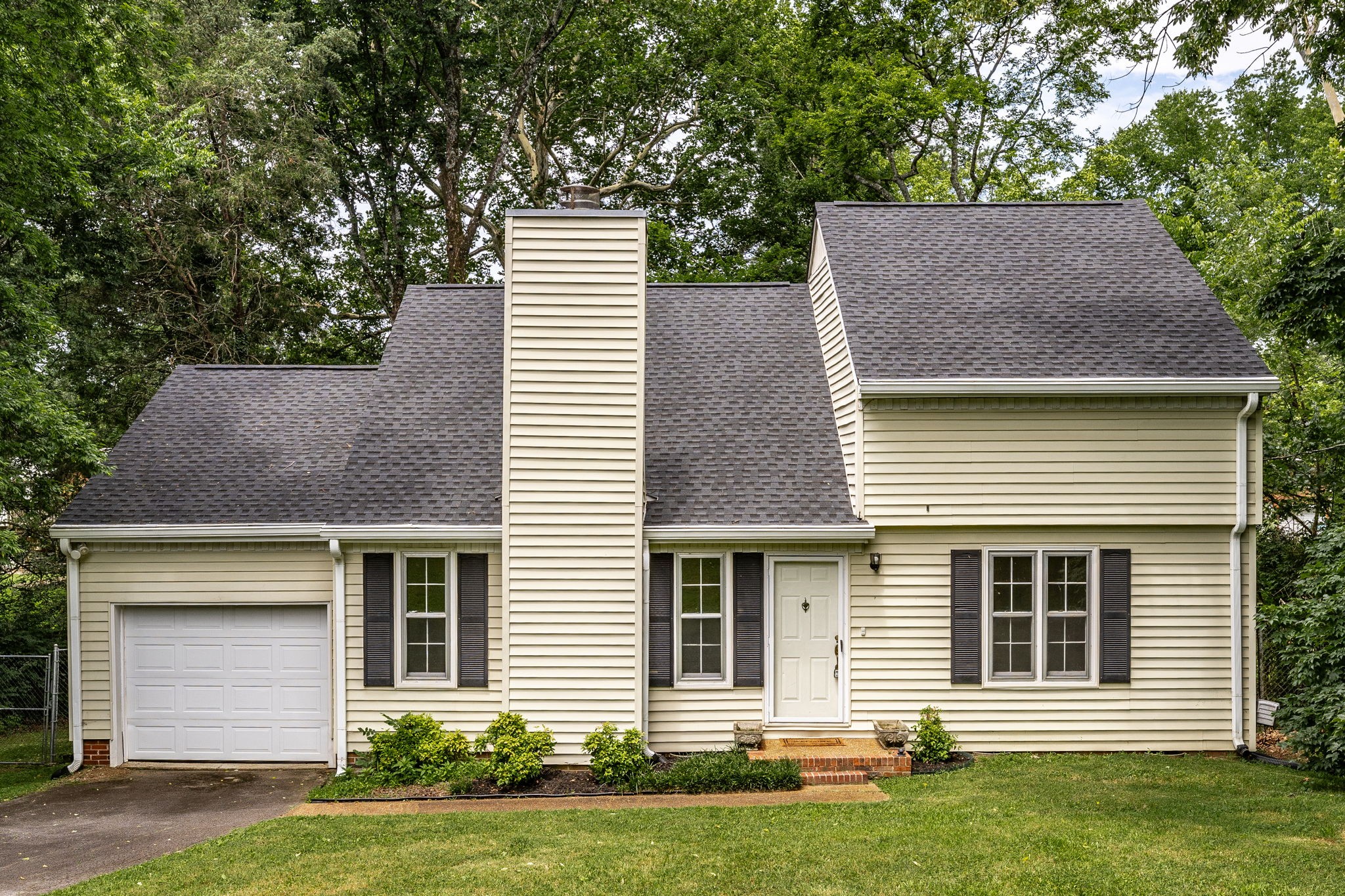 7214 Mark Dr