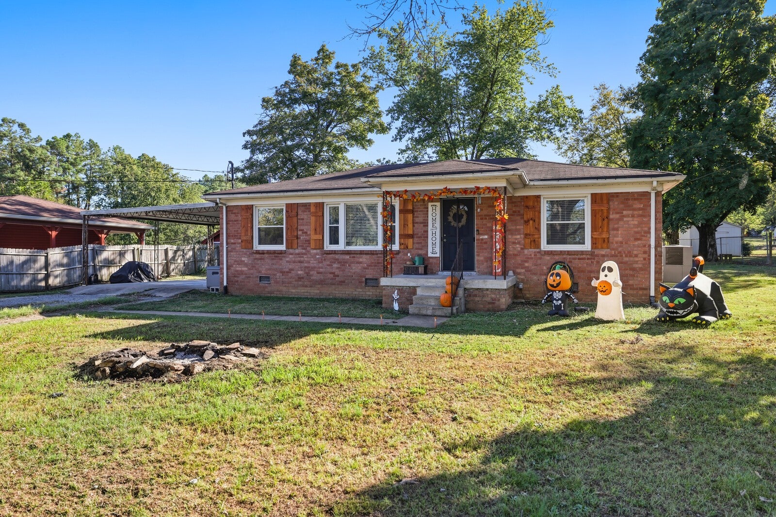 112 Hobbs Ln