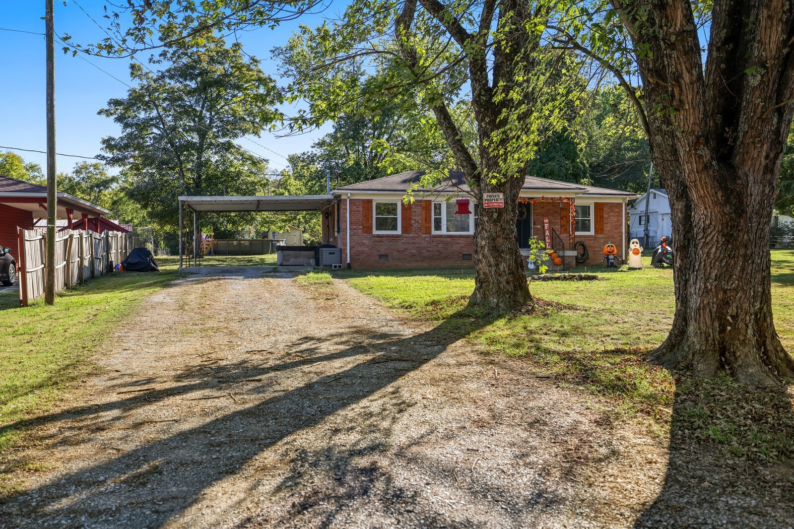 112 Hobbs Ln