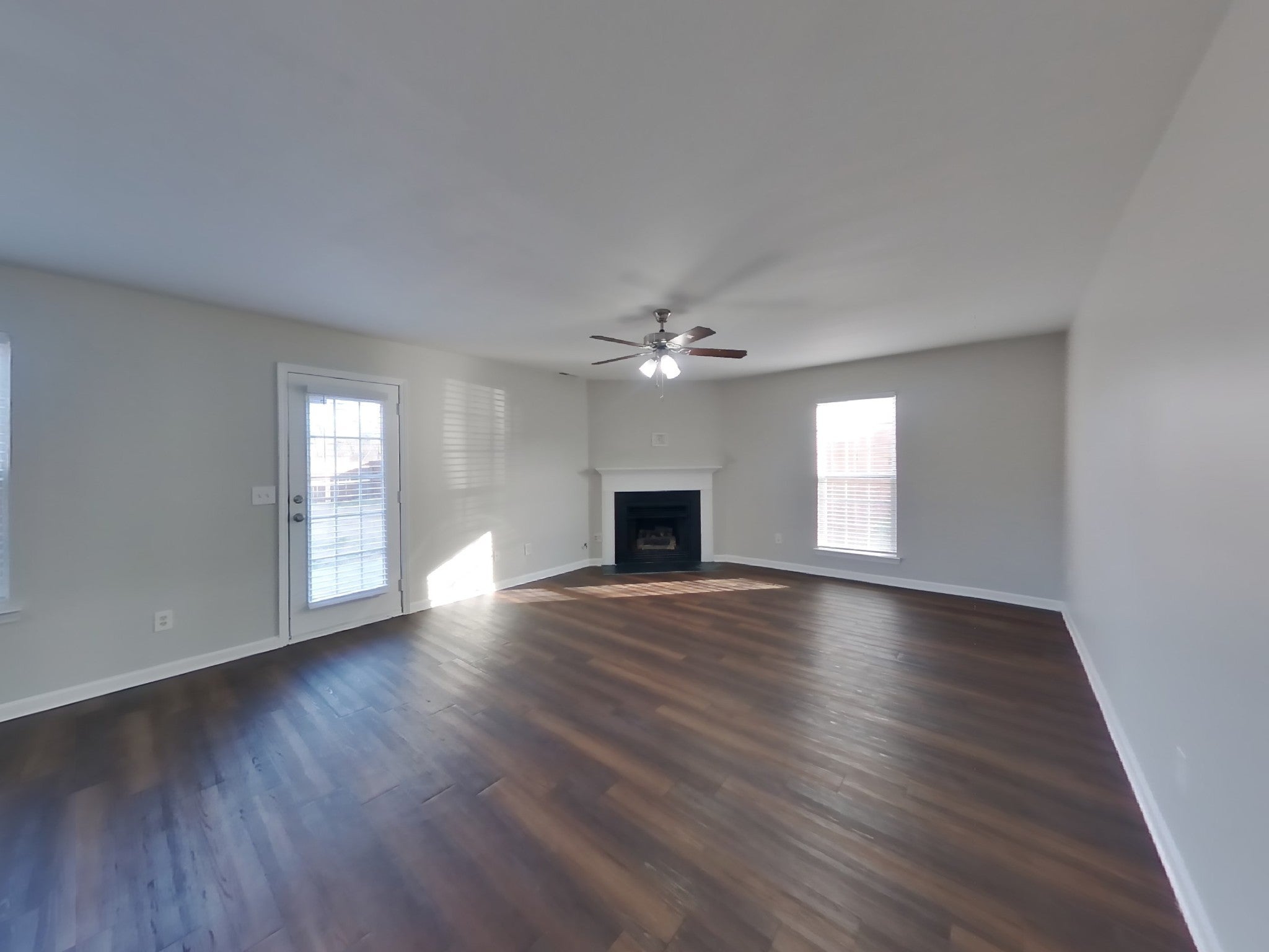 1404 Weston Ln