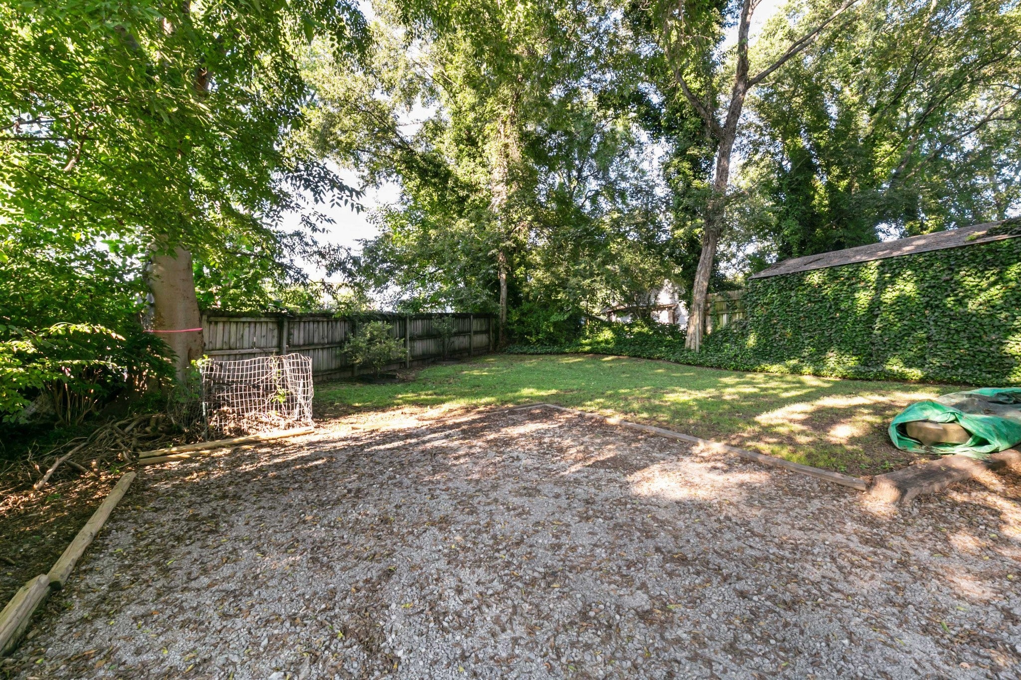 208 Rayon Dr