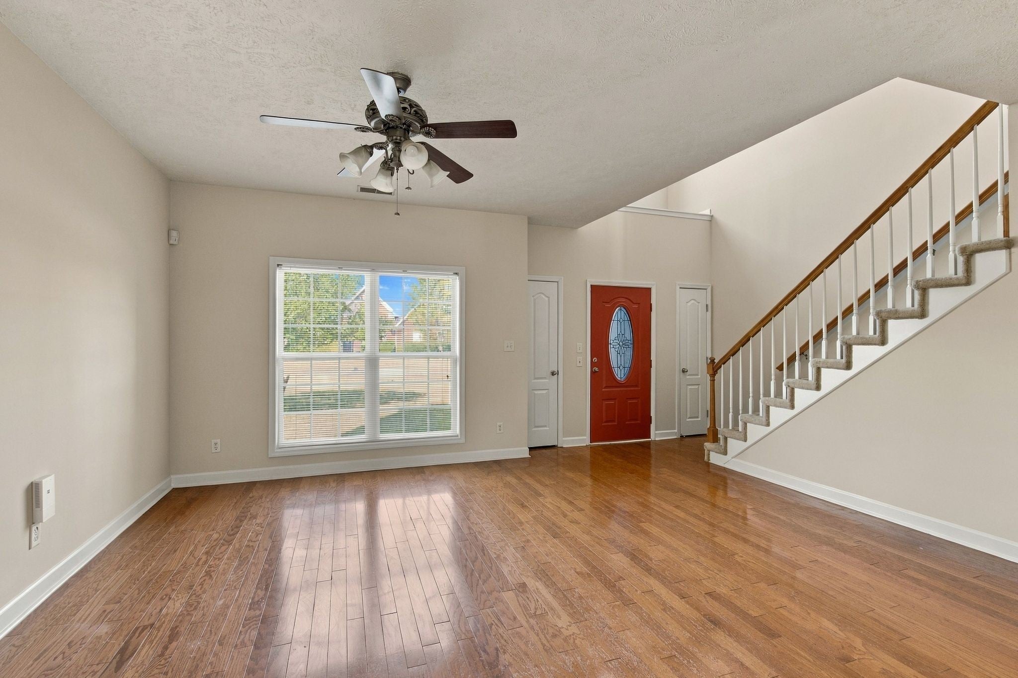 838 Chaqueta Ct