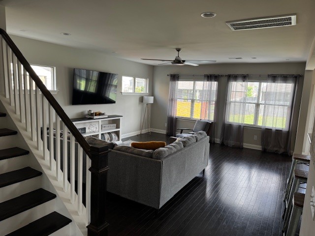 909 Sapphire Dr