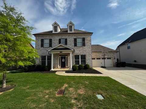 909 Sapphire Dr Murfreesboro TN 37128