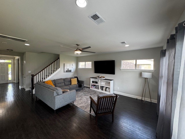 909 Sapphire Dr