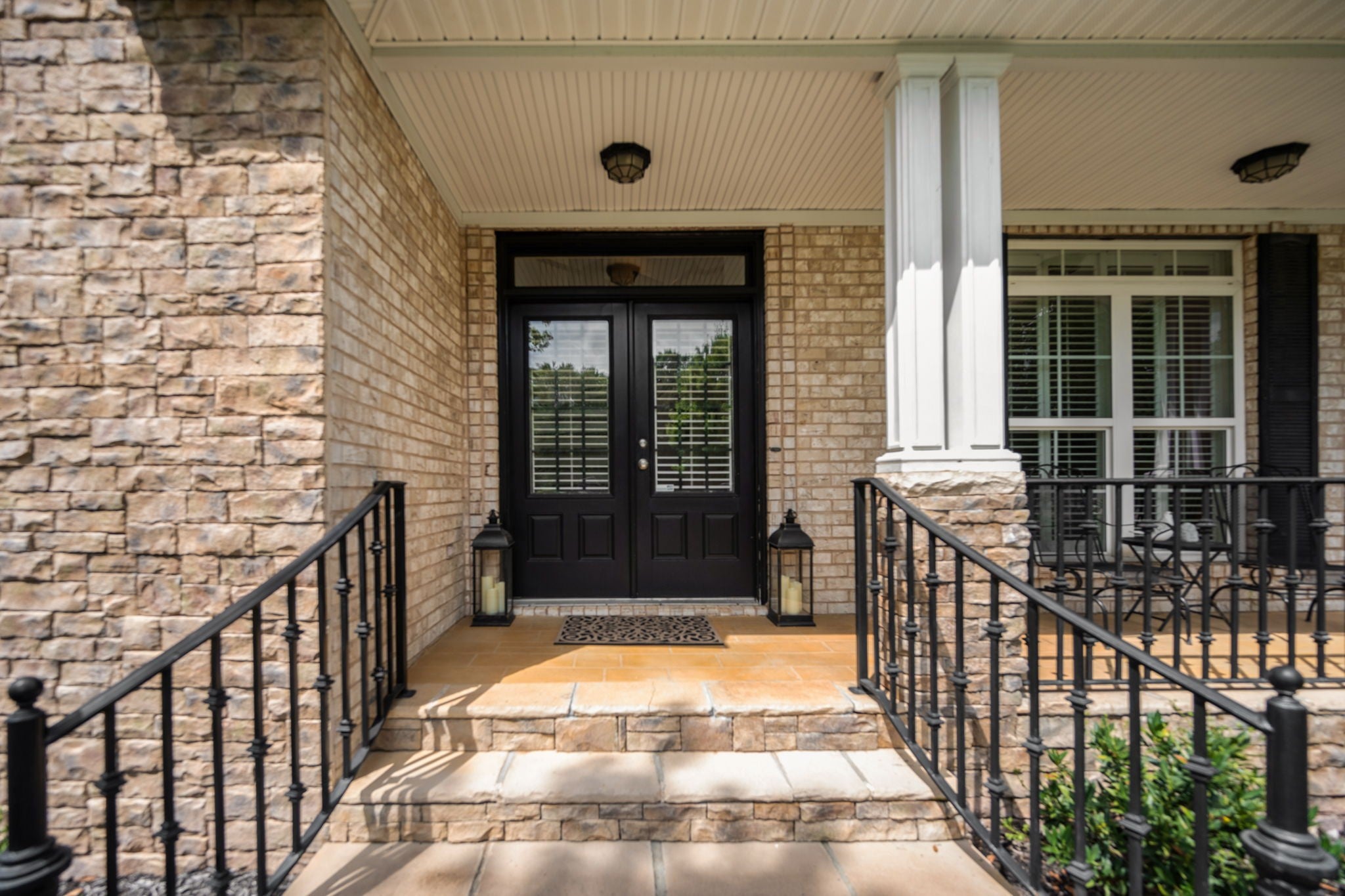 1938 Cliffview Ct
