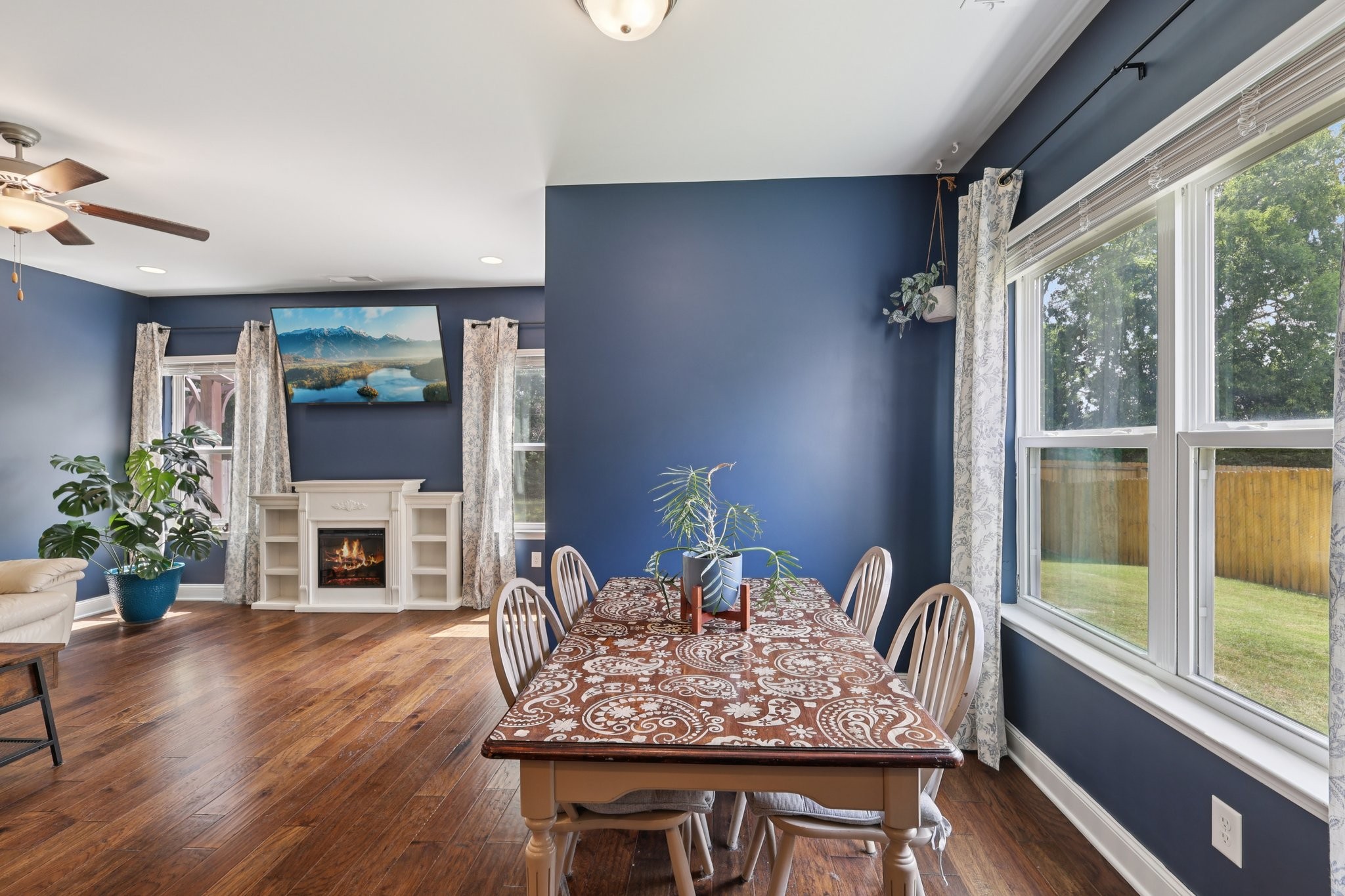 1372 Wentworth Dr