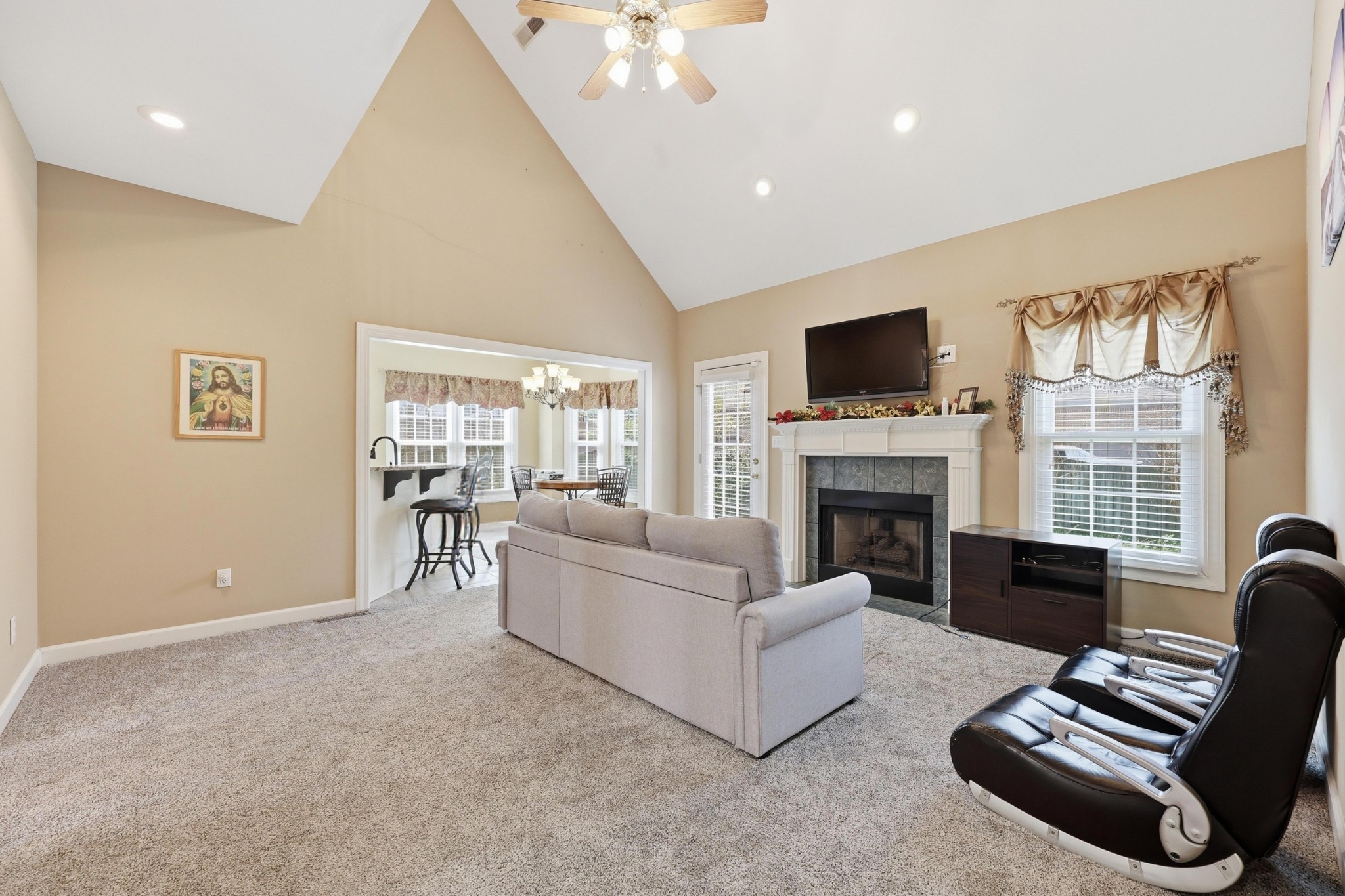 109 Pinnacle Point Avenue