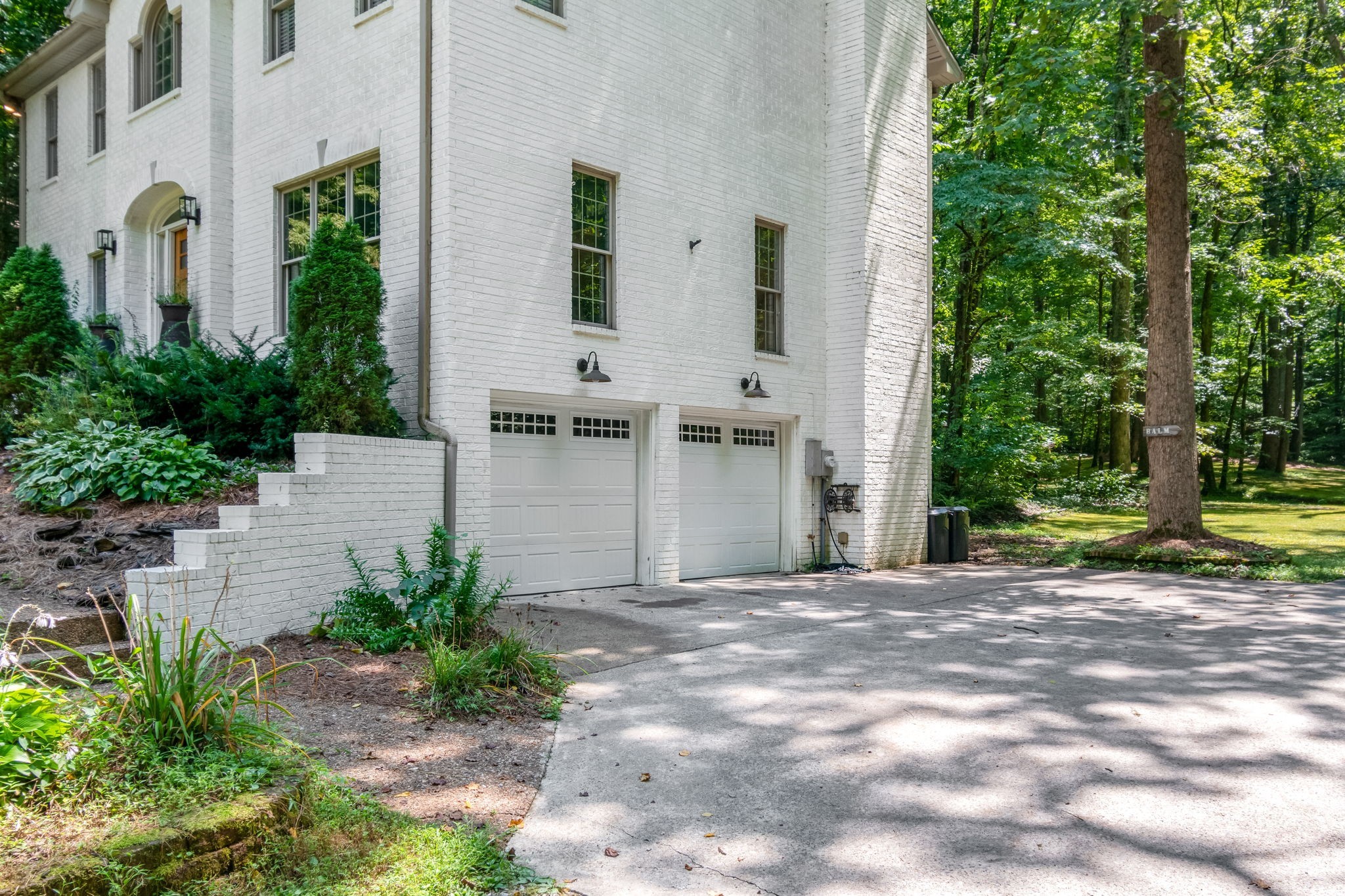 3945 New Highway 96 W