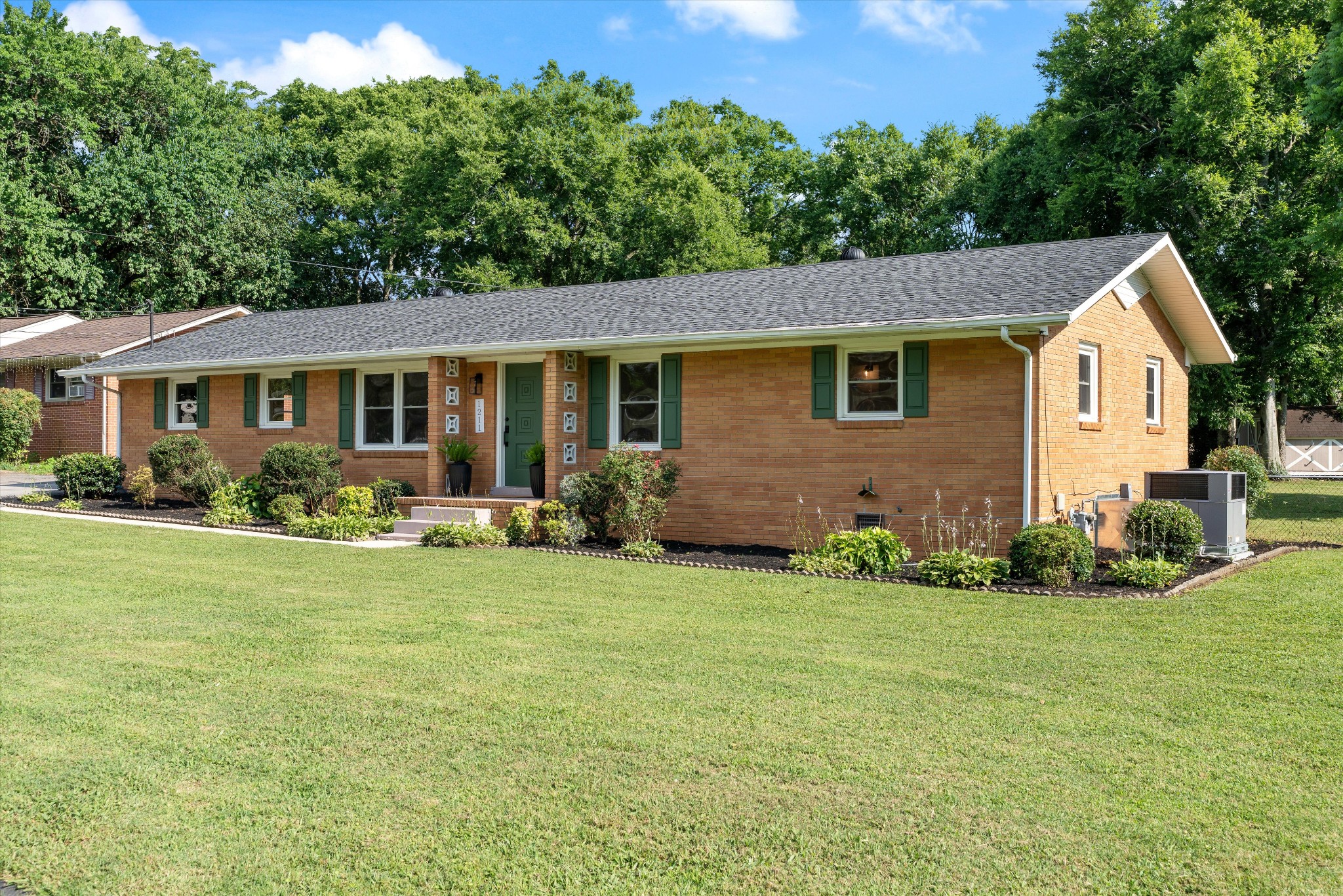 1211 Taylor Pl