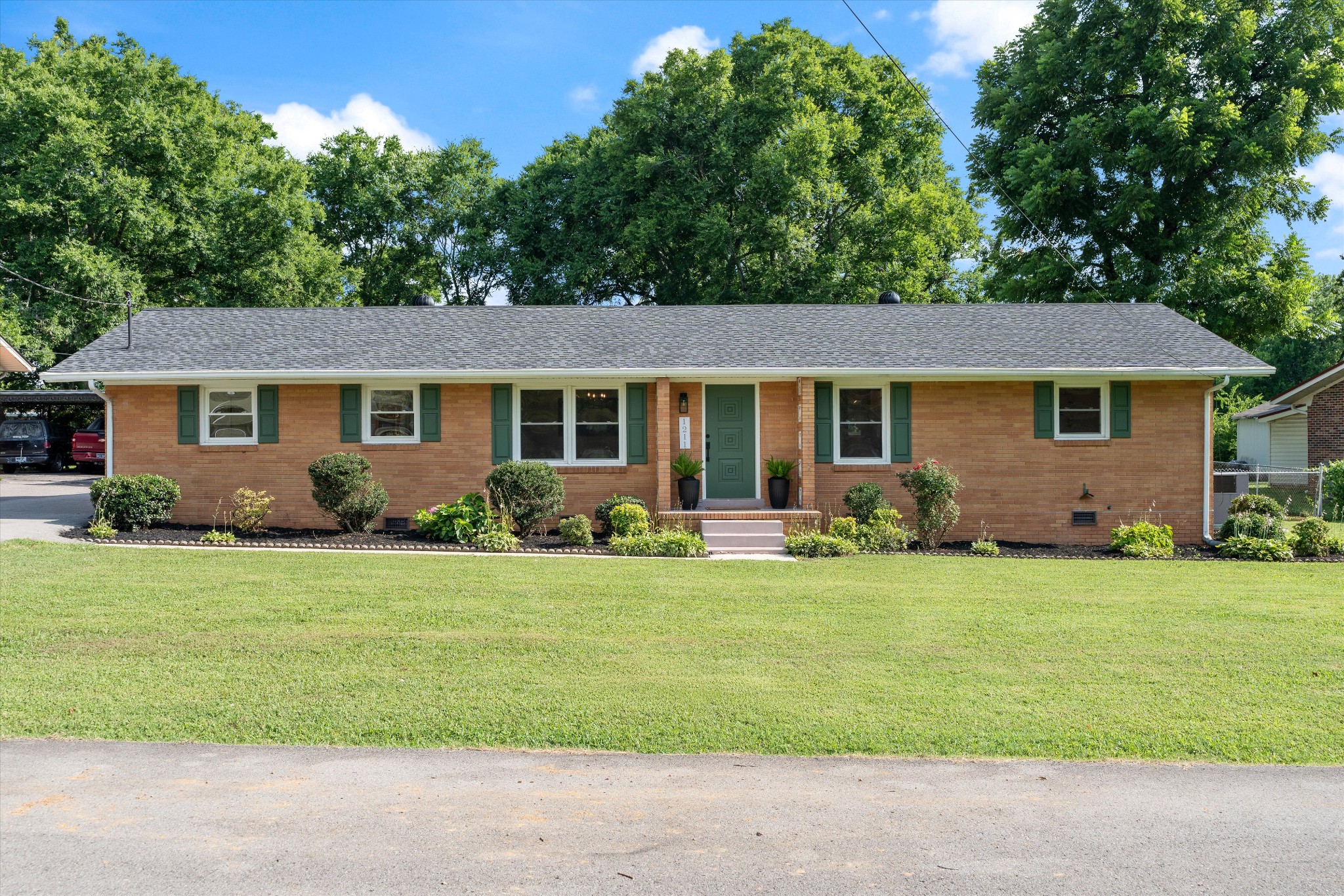 1211 Taylor Pl