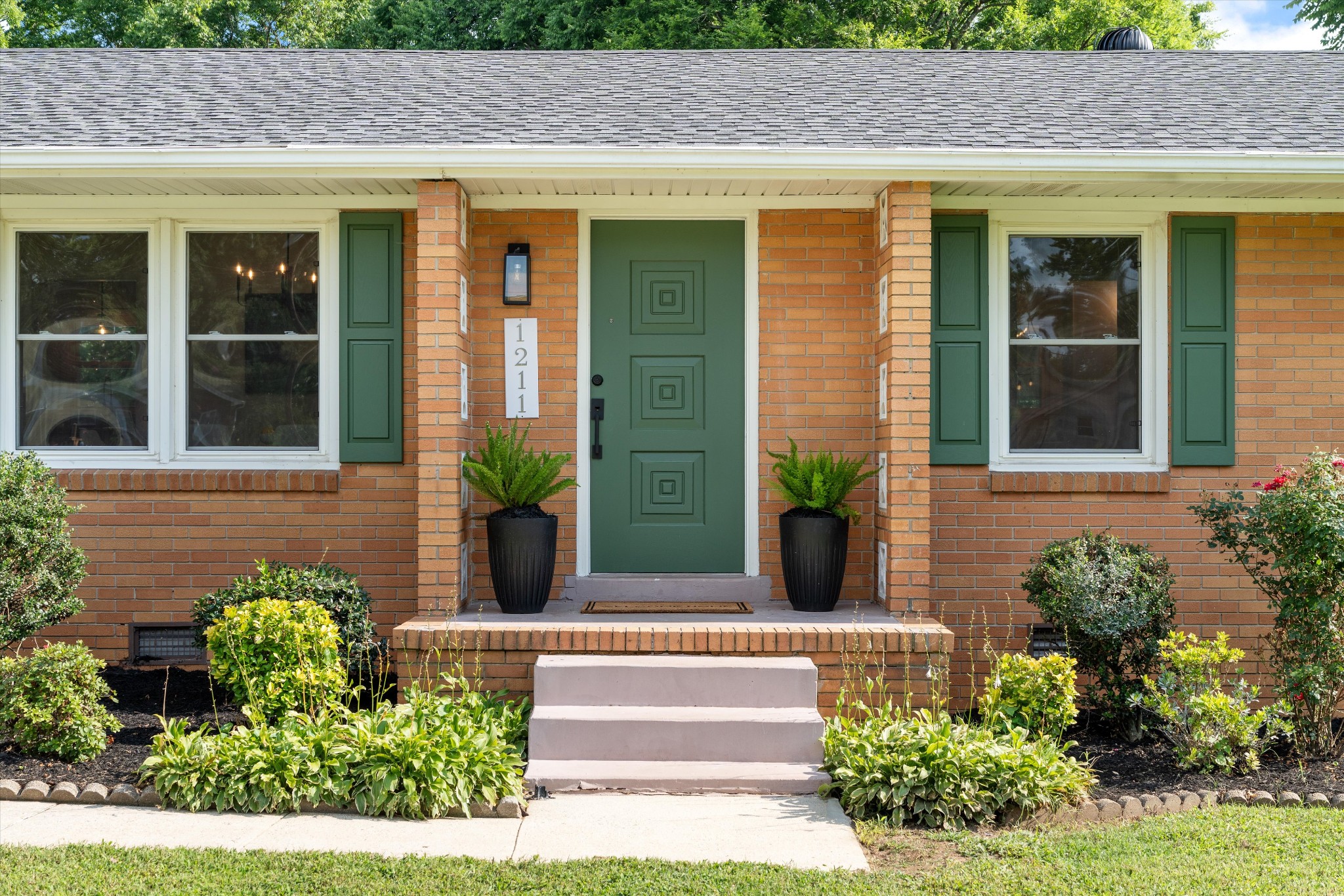 1211 Taylor Pl