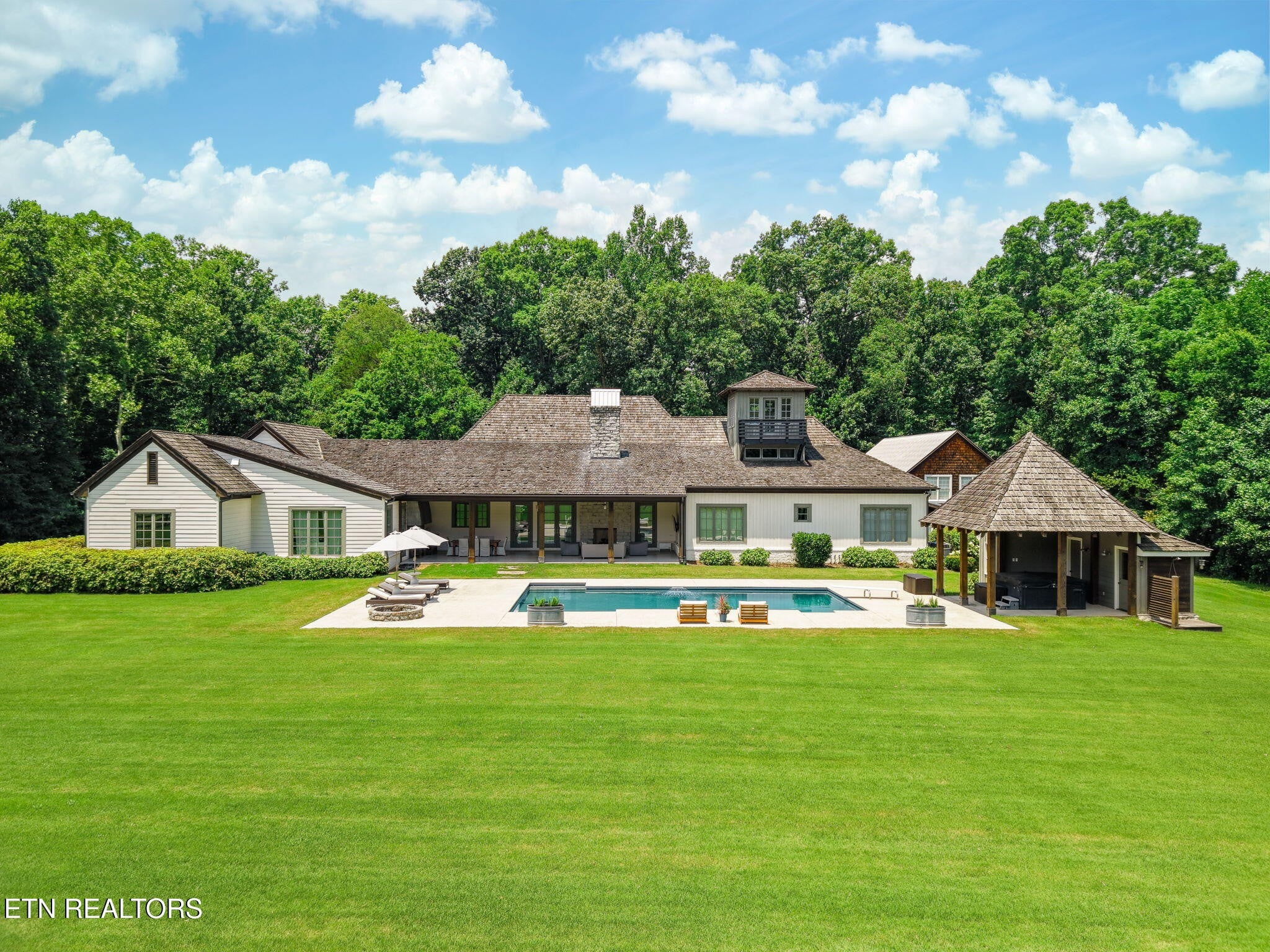 2000 Lawnville Rd