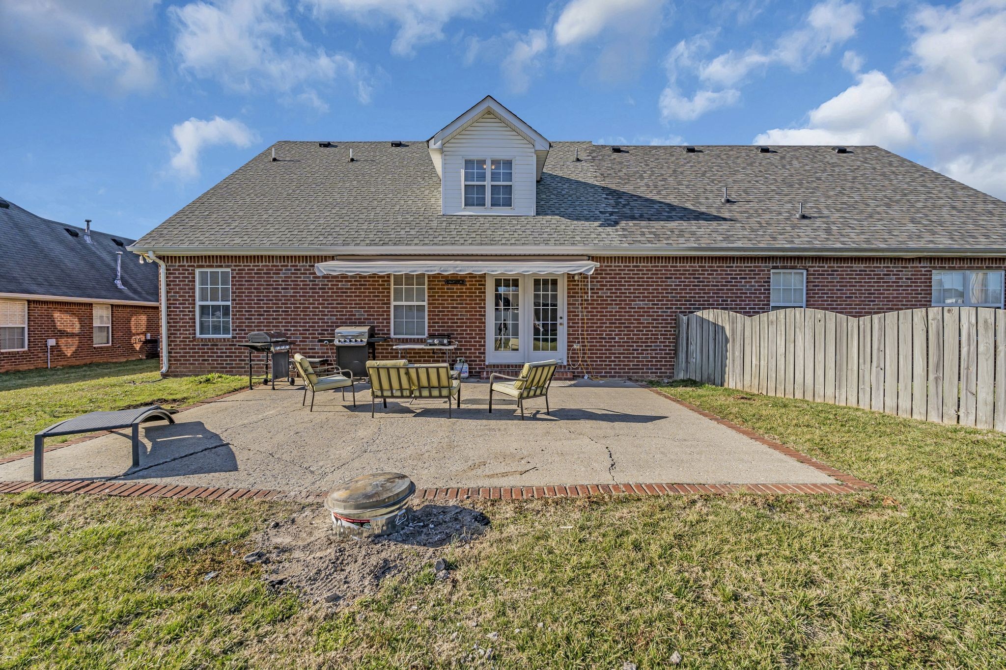 307 Dartford Ct