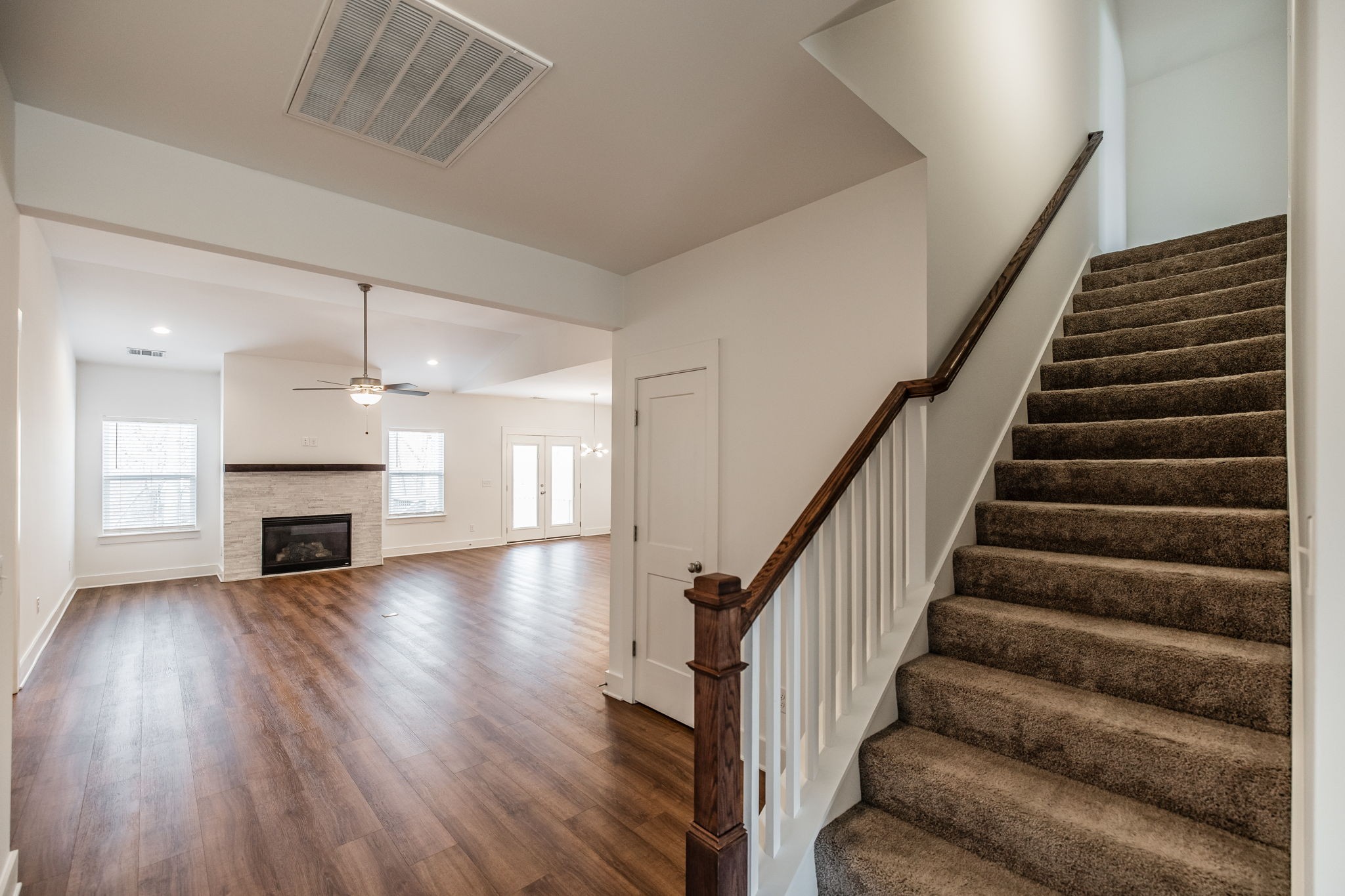 244 Hermitage Point Dr