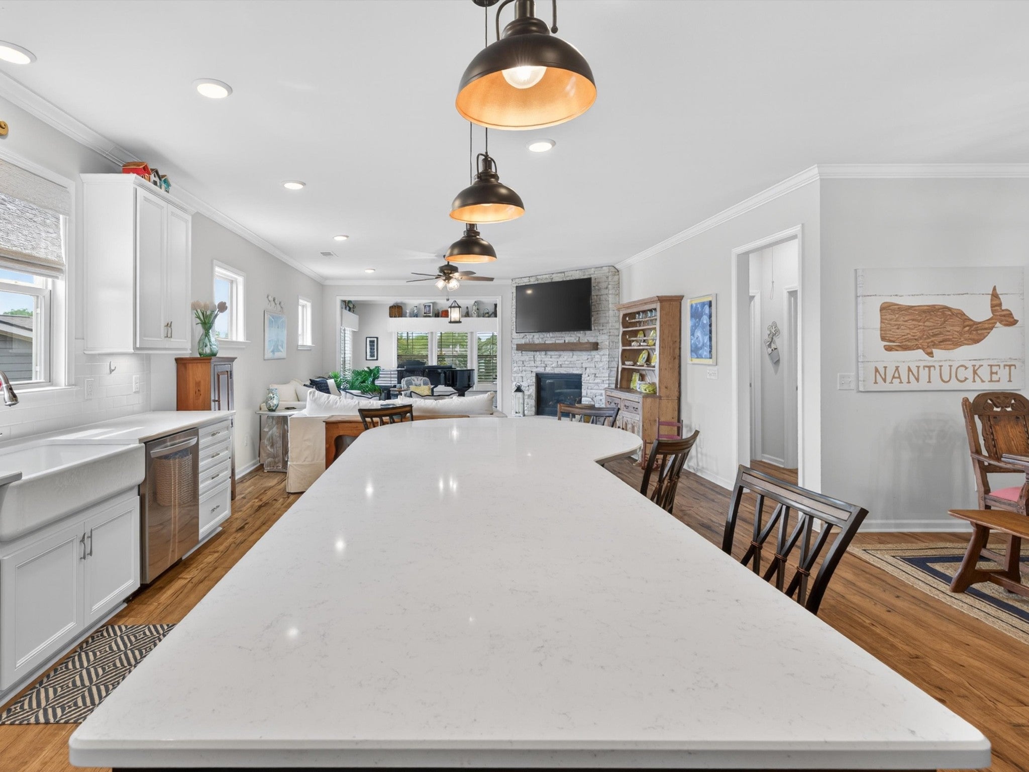 1055 Sumner Grv