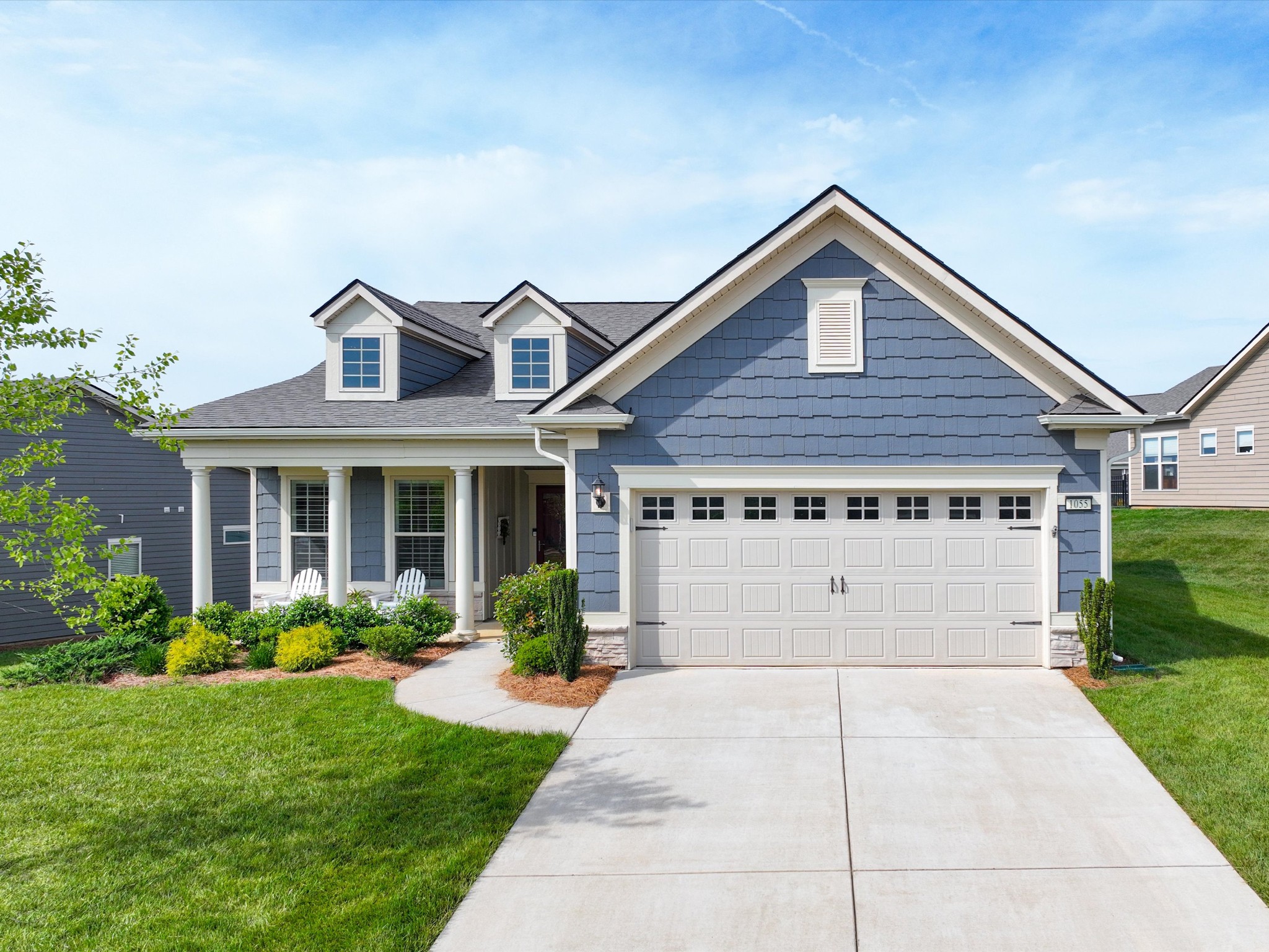 1055 Sumner Grv