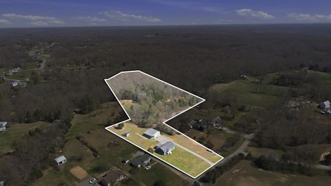 1041 Twin Creek Rd Charlotte TN 37036