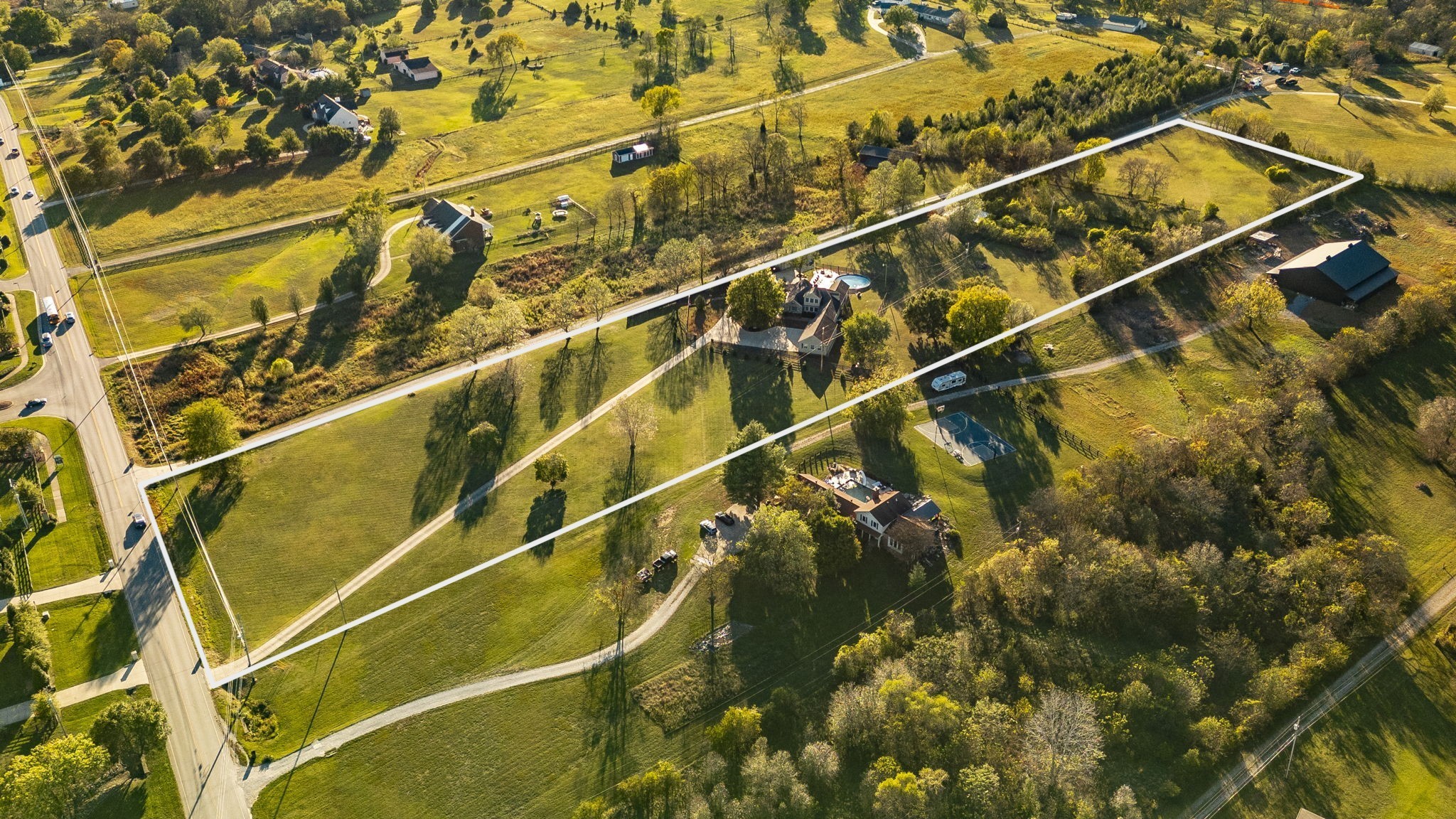 1745 Saundersville Rd