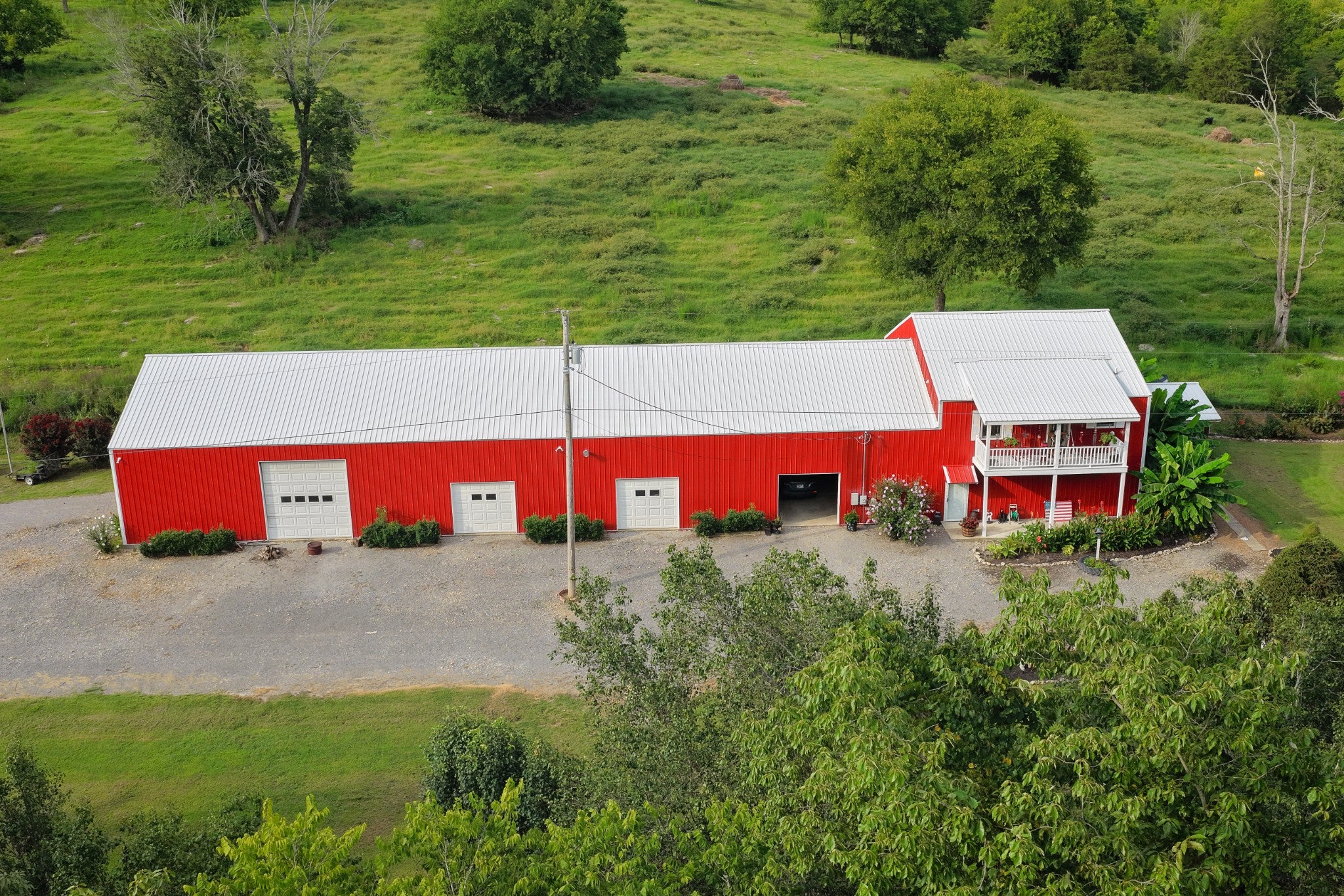 27 Bishop Hollow Ln