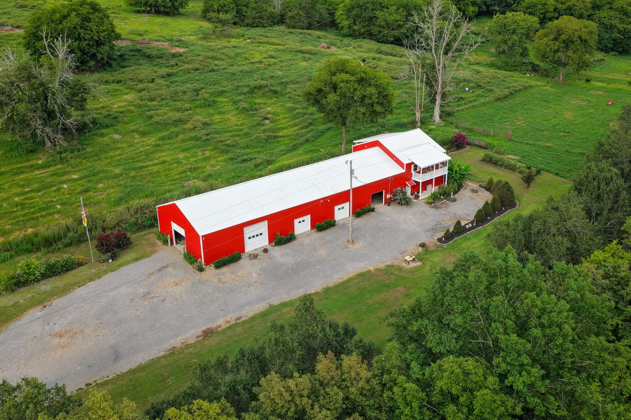 27 Bishop Hollow Ln